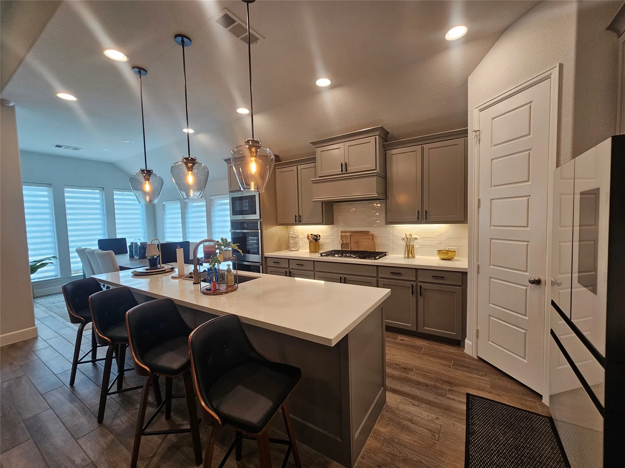 Single Family Residence For Sale in Johnson County , 1817 Buckeye Lane, Mansfield, Texas 76063, 4 Bedrooms, 4 Bathrooms, 2 Garage spaces, 2,635 Sqft, built in 2024, Price $580,000, mls#21255787, Real Estate Agent in Mansfield, Homes For Sale in Johnson county, Homes For Sale in Mansfield, Realtor in Mansfield Texas, Real Estate Brokerage Independent Realty Texas, Luminita Cordes Realtor