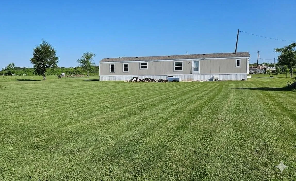 Mobile Home For Sale in Hill County , Aquilla Oaks Estate LT 13 HCR 2130, Whitney, Texas 76692, 3 Bedroom, 2 Bathroom, Garage spaces, 1,400 Sqft, built in 1993, Price $229,000, mls#21266279, Real Estate Agent in Whitney, Homes For Sale in Hill county, Homes For Sale in Whitney, Realtor in Whitney Texas, Real Estate Brokerage Independent Realty Texas, Luminita Cordes Realtor
