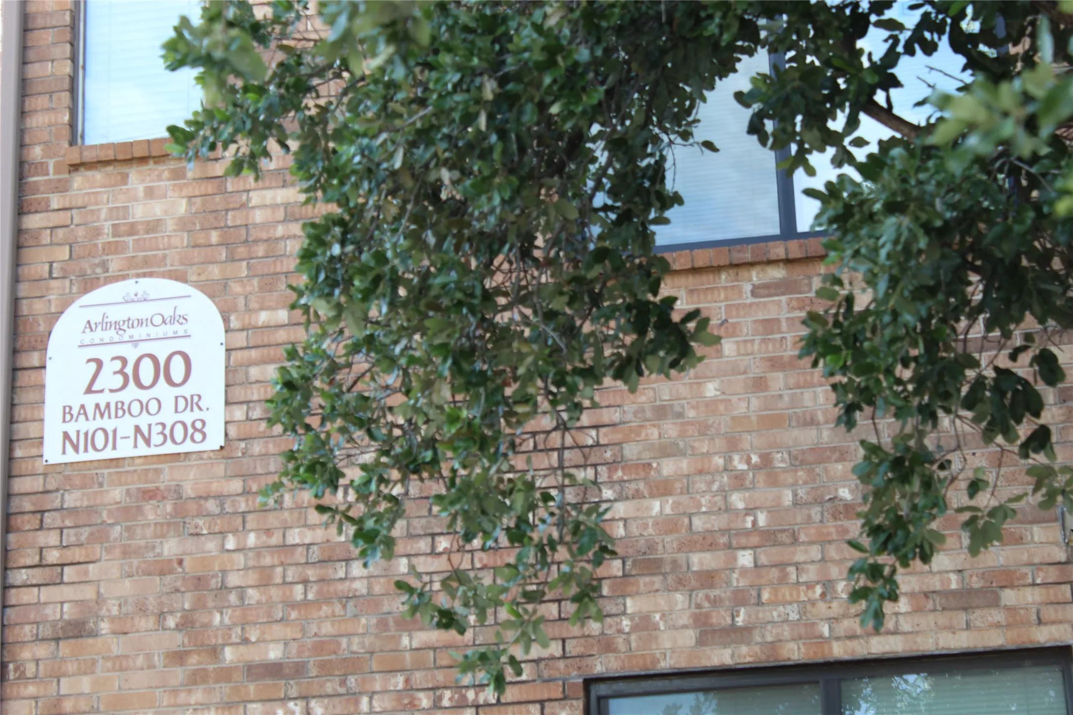 Condominium For Sale in Tarrant County , 2300 Bamboo Drive N114, Arlington, Texas 76006, 1 Bedroom, 1 Bathroom, Garage spaces, 662 Sqft, built in 1983, Price $109,900, mls#21266281, Real Estate Agent in Arlington, Homes For Sale in Tarrant county, Homes For Sale in Arlington, Realtor in Arlington Texas, Real Estate Brokerage Independent Realty Texas, Luminita Cordes Realtor