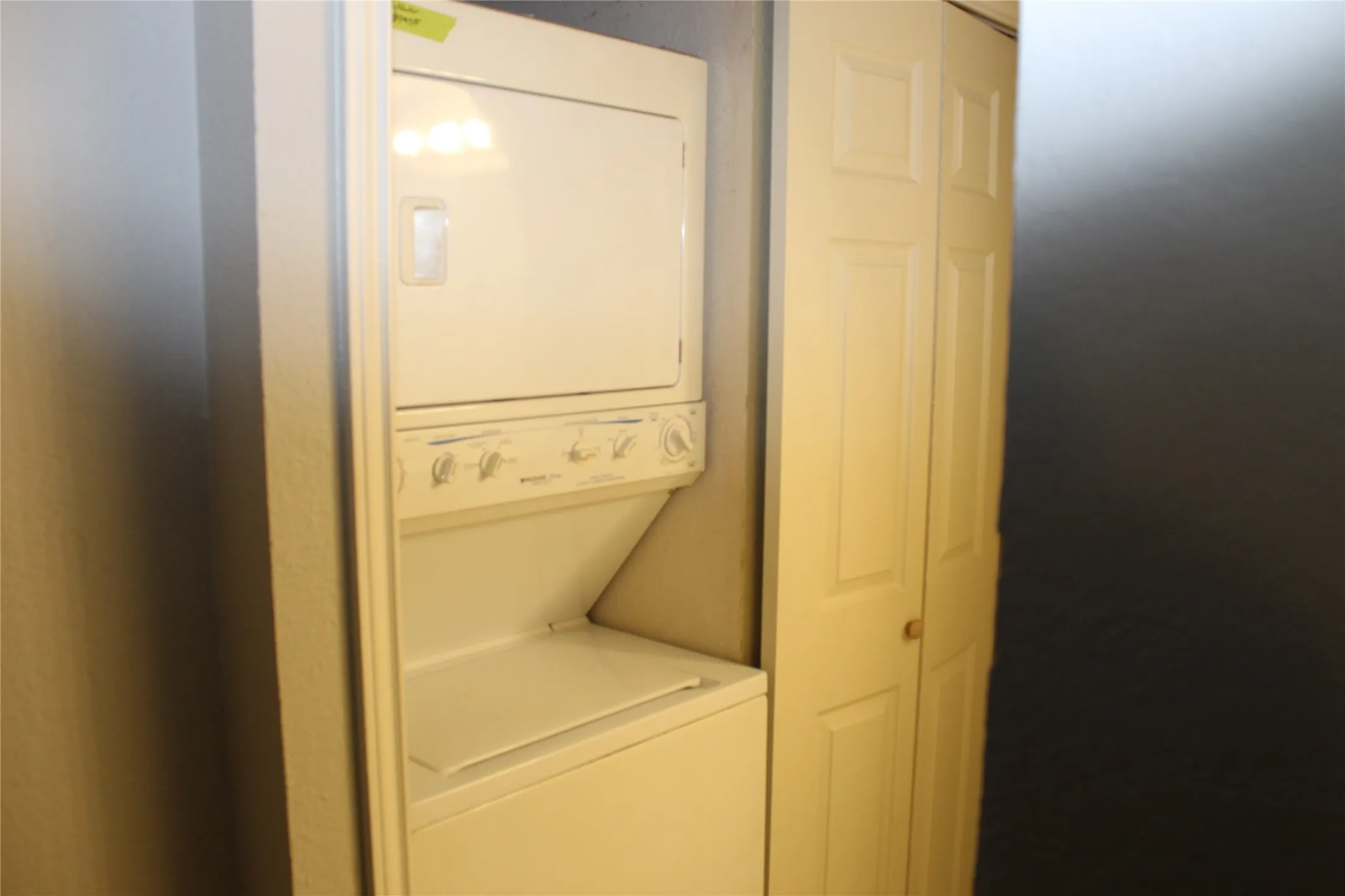 Condominium For Sale in Tarrant County , 2300 Bamboo Drive N114, Arlington, Texas 76006, 1 Bedroom, 1 Bathroom, Garage spaces, 662 Sqft, built in 1983, Price $109,900, mls#21266281, Real Estate Agent in Arlington, Homes For Sale in Tarrant county, Homes For Sale in Arlington, Realtor in Arlington Texas, Real Estate Brokerage Independent Realty Texas, Luminita Cordes Realtor