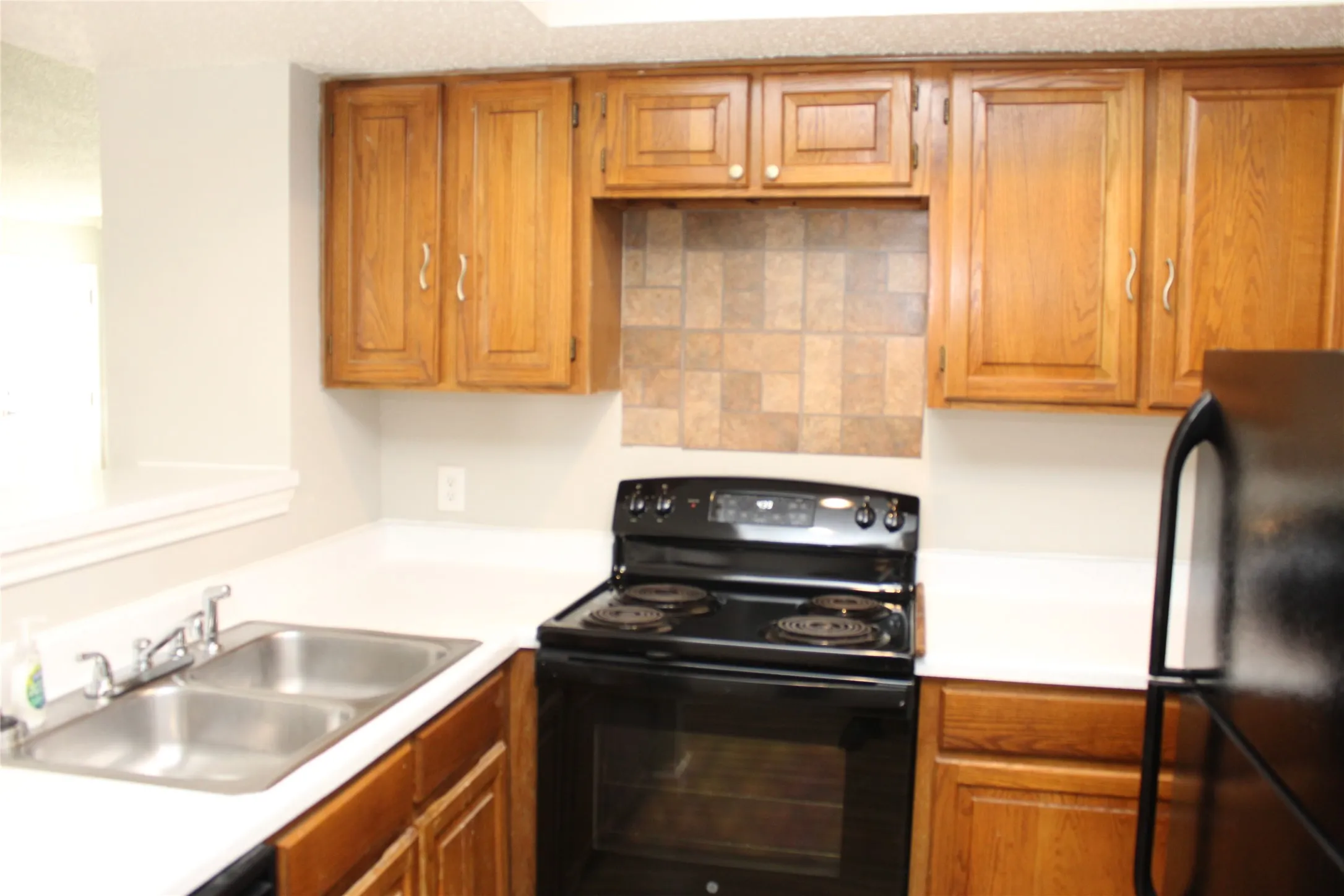 Condominium For Sale in Tarrant County , 2300 Bamboo Drive N114, Arlington, Texas 76006, 1 Bedroom, 1 Bathroom, Garage spaces, 662 Sqft, built in 1983, Price $109,900, mls#21266281, Real Estate Agent in Arlington, Homes For Sale in Tarrant county, Homes For Sale in Arlington, Realtor in Arlington Texas, Real Estate Brokerage Independent Realty Texas, Luminita Cordes Realtor