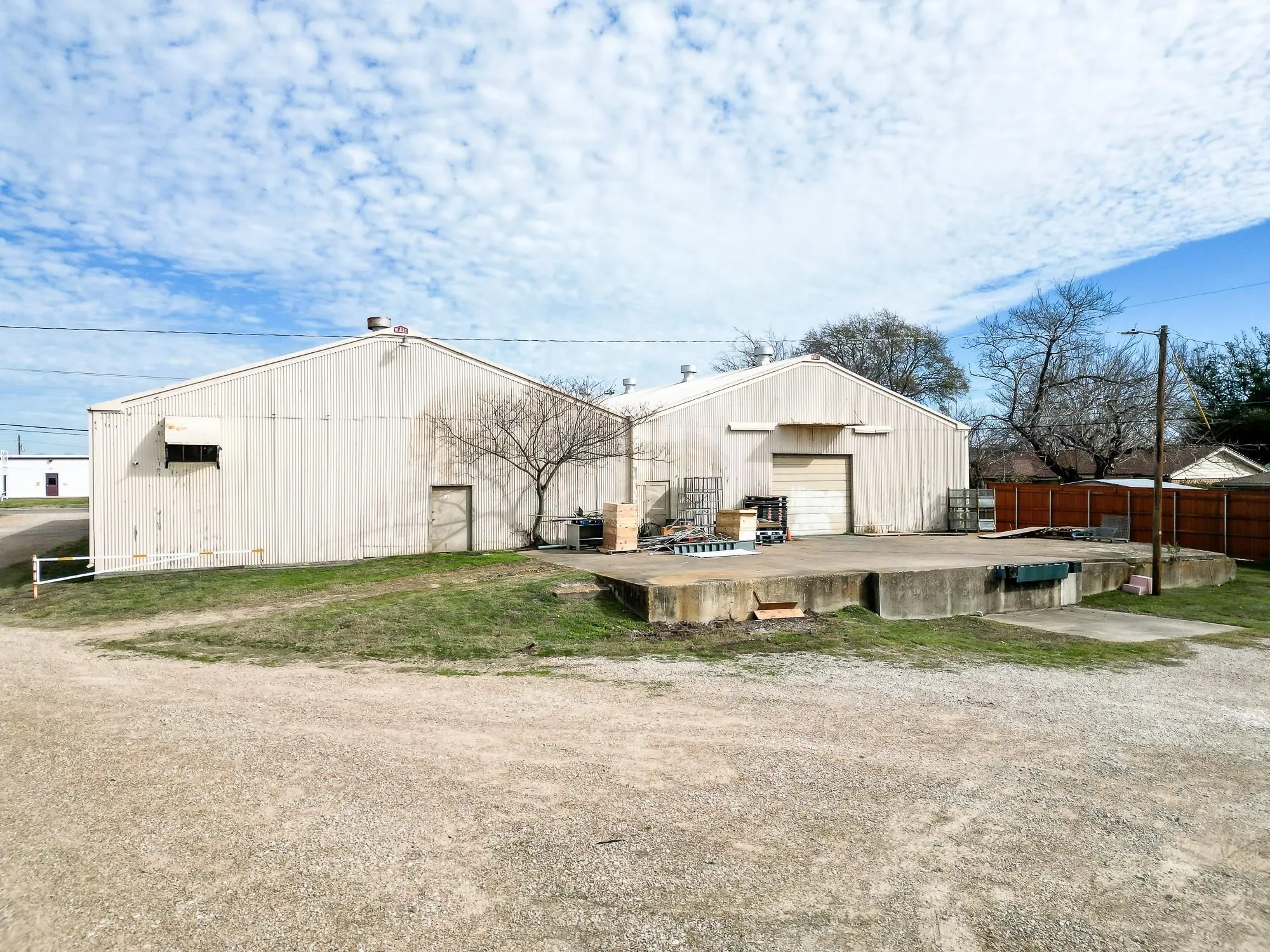 Industrial For Rent in Ellis County , 2309 N Preston, Ennis, Texas 75119, 0, 0, Garage spaces, 0 Sqft, built in 1967, Price $6,500, mls#21266303, Real Estate Agent in Ennis, Homes For Rent in Ellis county, Homes For Rent in Ennis, Realtor in Ennis Texas, Real Estate Brokerage Independent Realty Texas, Luminita Cordes Realtor