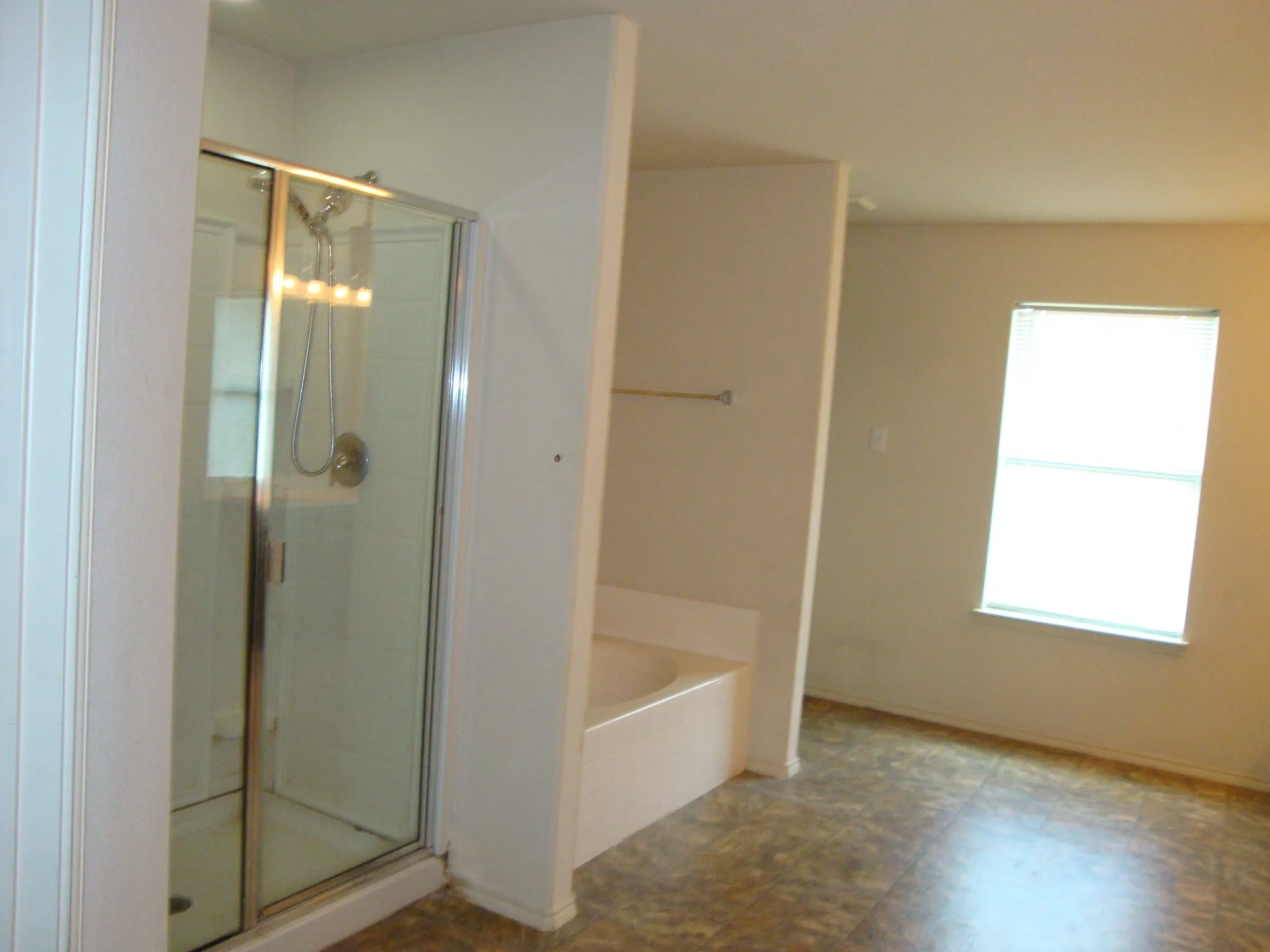 Single Family Residence For Sale in Tarrant County , 252 Rock Meadow Drive, Crowley, Texas 76036, 3 Bedroom, 3 Bathroom, 2 Garage spaces, 2,633 Sqft, built in 2011, mls#21266203, Real Estate Agent in Crowley, Homes For Sale in Tarrant county, Homes For Sale in Crowley, Realtor in Crowley Texas, Real Estate Brokerage Independent Realty Texas, Luminita Cordes Realtor