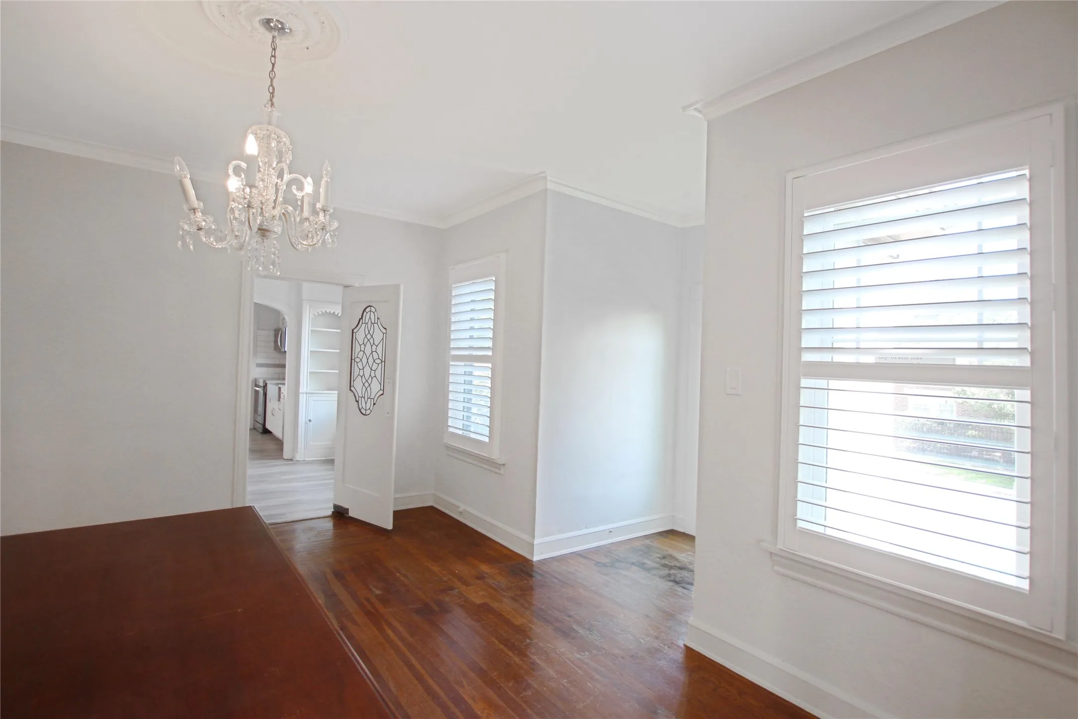 Single Family Residence For Sale in Smith County , 1301 Chilton Avenue, Tyler, Texas 75701, 5 Bedroom, 3 Bathroom, 2 Garage spaces, 3,900 Sqft, built in 1930, mls#21266344, Real Estate Agent in Tyler, Homes For Sale in Smith county, Homes For Sale in Tyler, Realtor in Tyler Texas, Real Estate Brokerage Independent Realty Texas, Luminita Cordes Realtor