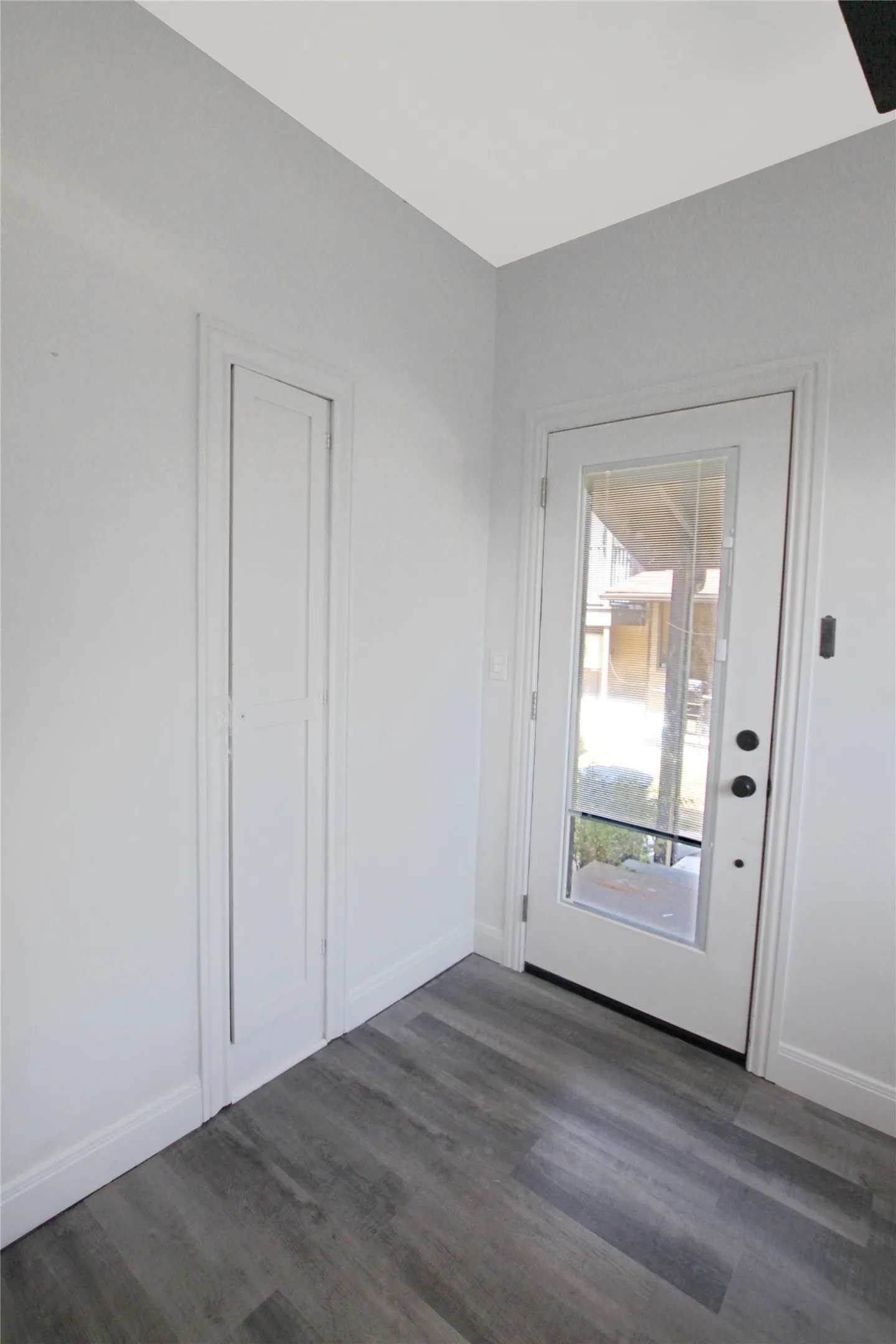 Single Family Residence For Sale in Smith County , 1301 Chilton Avenue, Tyler, Texas 75701, 5 Bedroom, 3 Bathroom, 2 Garage spaces, 3,900 Sqft, built in 1930, mls#21266344, Real Estate Agent in Tyler, Homes For Sale in Smith county, Homes For Sale in Tyler, Realtor in Tyler Texas, Real Estate Brokerage Independent Realty Texas, Luminita Cordes Realtor