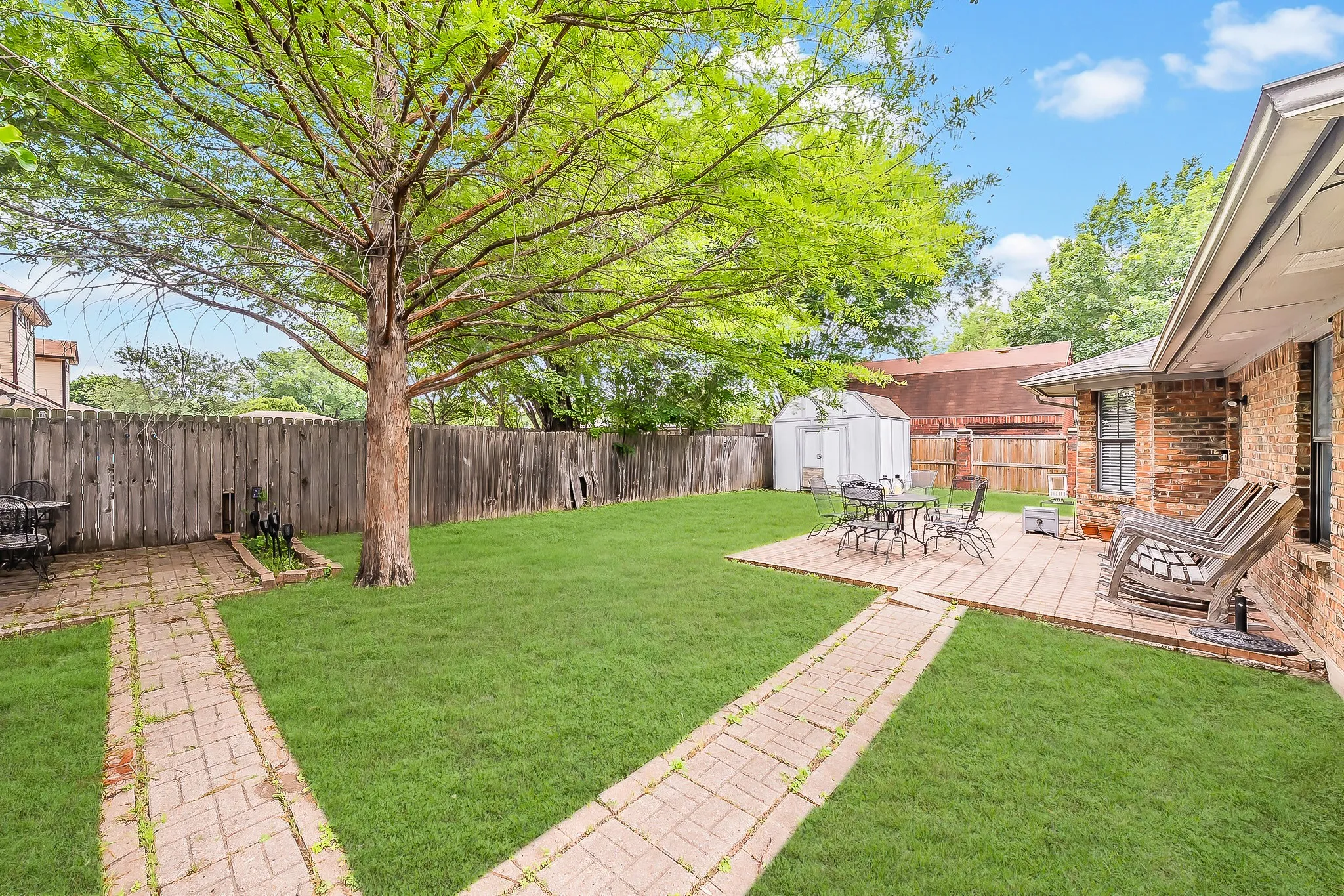 Single Family Residence For Sale in Dallas County , 536 N Briery Road, Irving, Texas 75061, 2 Bedroom, 2 Bathroom, Garage spaces, 1,669 Sqft, built in 1991, mls#21265755, Real Estate Agent in Irving, Homes For Sale in Dallas county, Homes For Sale in Irving, Realtor in Irving Texas, Real Estate Brokerage Independent Realty Texas, Luminita Cordes Realtor