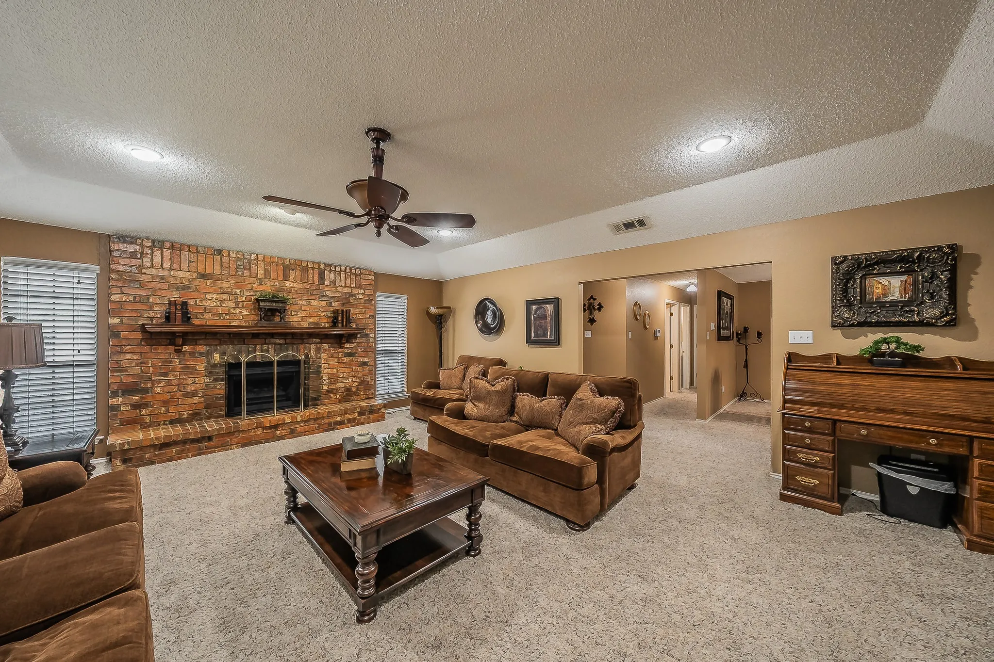 Single Family Residence For Sale in Dallas County , 536 N Briery Road, Irving, Texas 75061, 2 Bedroom, 2 Bathroom, Garage spaces, 1,669 Sqft, built in 1991, mls#21265755, Real Estate Agent in Irving, Homes For Sale in Dallas county, Homes For Sale in Irving, Realtor in Irving Texas, Real Estate Brokerage Independent Realty Texas, Luminita Cordes Realtor