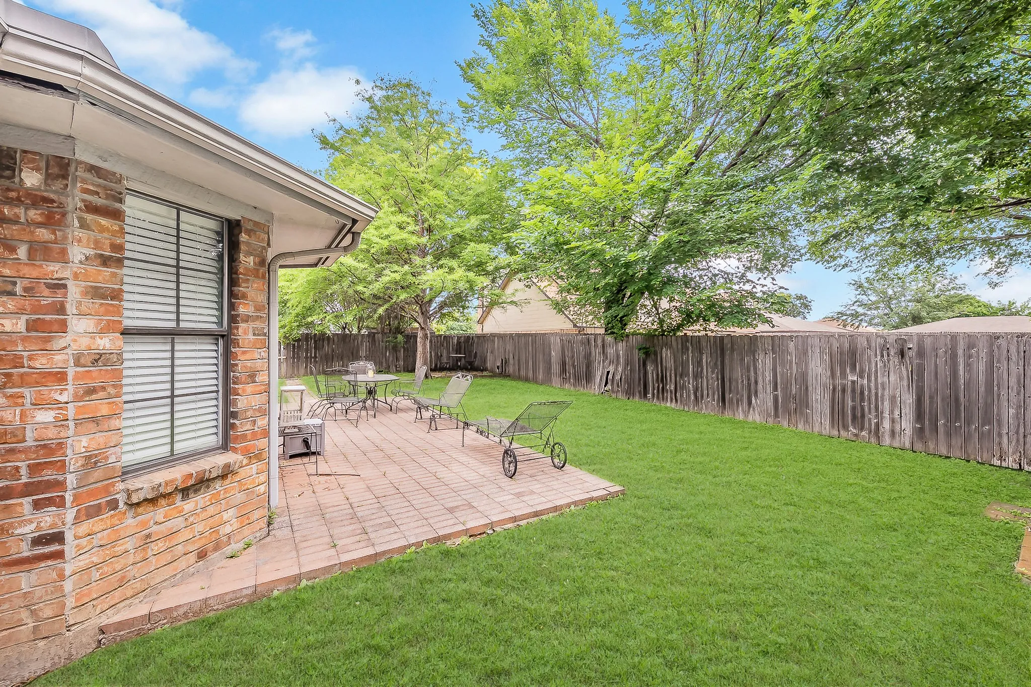 Single Family Residence For Sale in Dallas County , 536 N Briery Road, Irving, Texas 75061, 2 Bedroom, 2 Bathroom, Garage spaces, 1,669 Sqft, built in 1991, mls#21265755, Real Estate Agent in Irving, Homes For Sale in Dallas county, Homes For Sale in Irving, Realtor in Irving Texas, Real Estate Brokerage Independent Realty Texas, Luminita Cordes Realtor