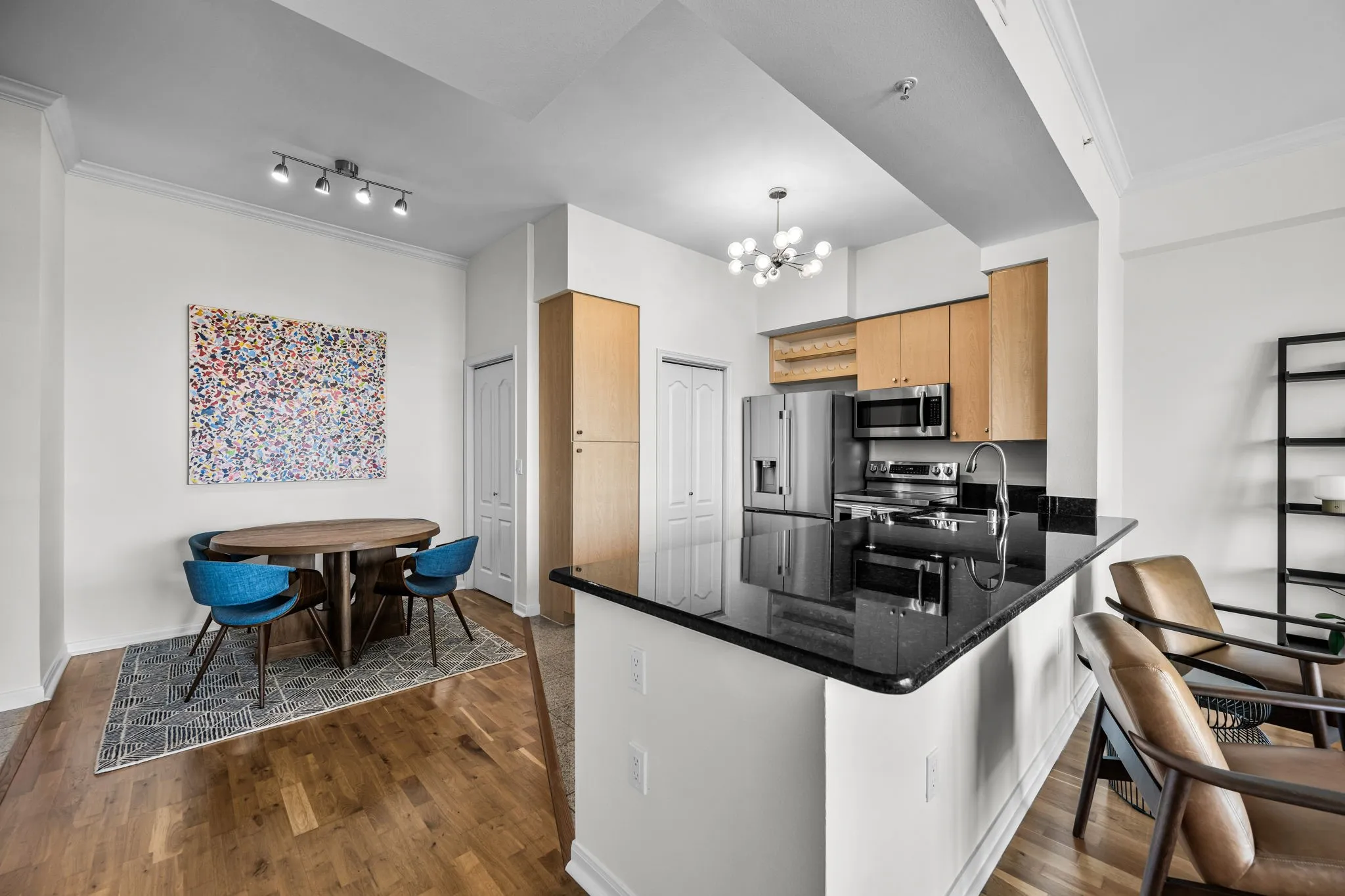 Condominium For Sale in Dallas County , 3225 Turtle Creek Boulevard 828, Dallas, Texas 75219, 1 Bedroom, 1 Bathroom, 1 Garage spaces, 832 Sqft, built in 1998, mls#21262936, Real Estate Agent in Dallas, Homes For Sale in Dallas county, Homes For Sale in Dallas, Realtor in Dallas Texas, Real Estate Brokerage Independent Realty Texas, Luminita Cordes Realtor