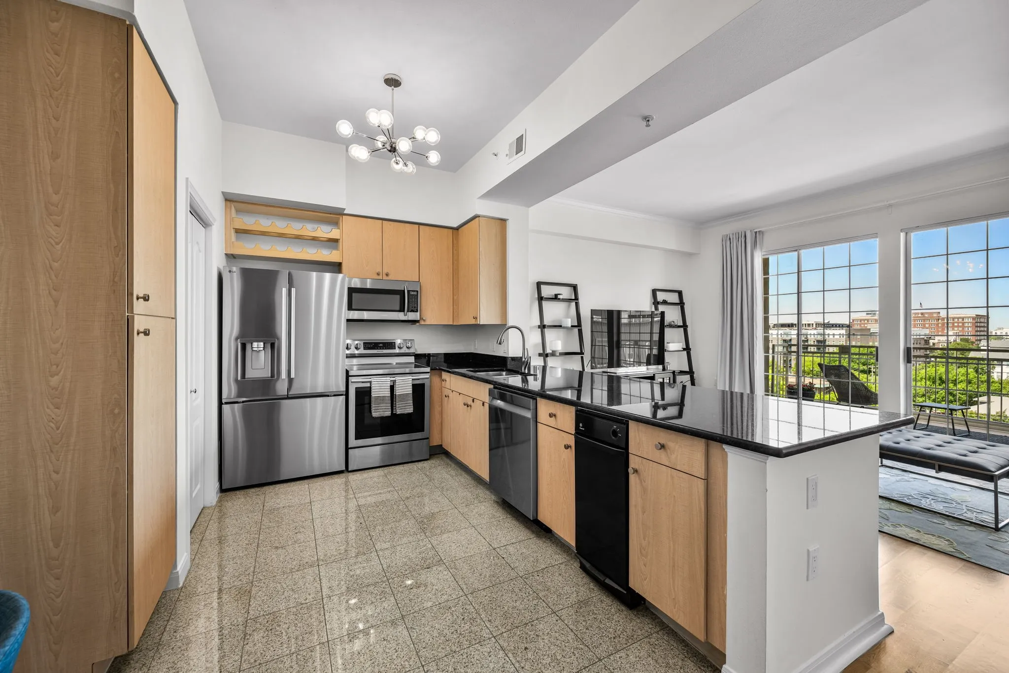 Condominium For Sale in Dallas County , 3225 Turtle Creek Boulevard 828, Dallas, Texas 75219, 1 Bedroom, 1 Bathroom, 1 Garage spaces, 832 Sqft, built in 1998, mls#21262936, Real Estate Agent in Dallas, Homes For Sale in Dallas county, Homes For Sale in Dallas, Realtor in Dallas Texas, Real Estate Brokerage Independent Realty Texas, Luminita Cordes Realtor