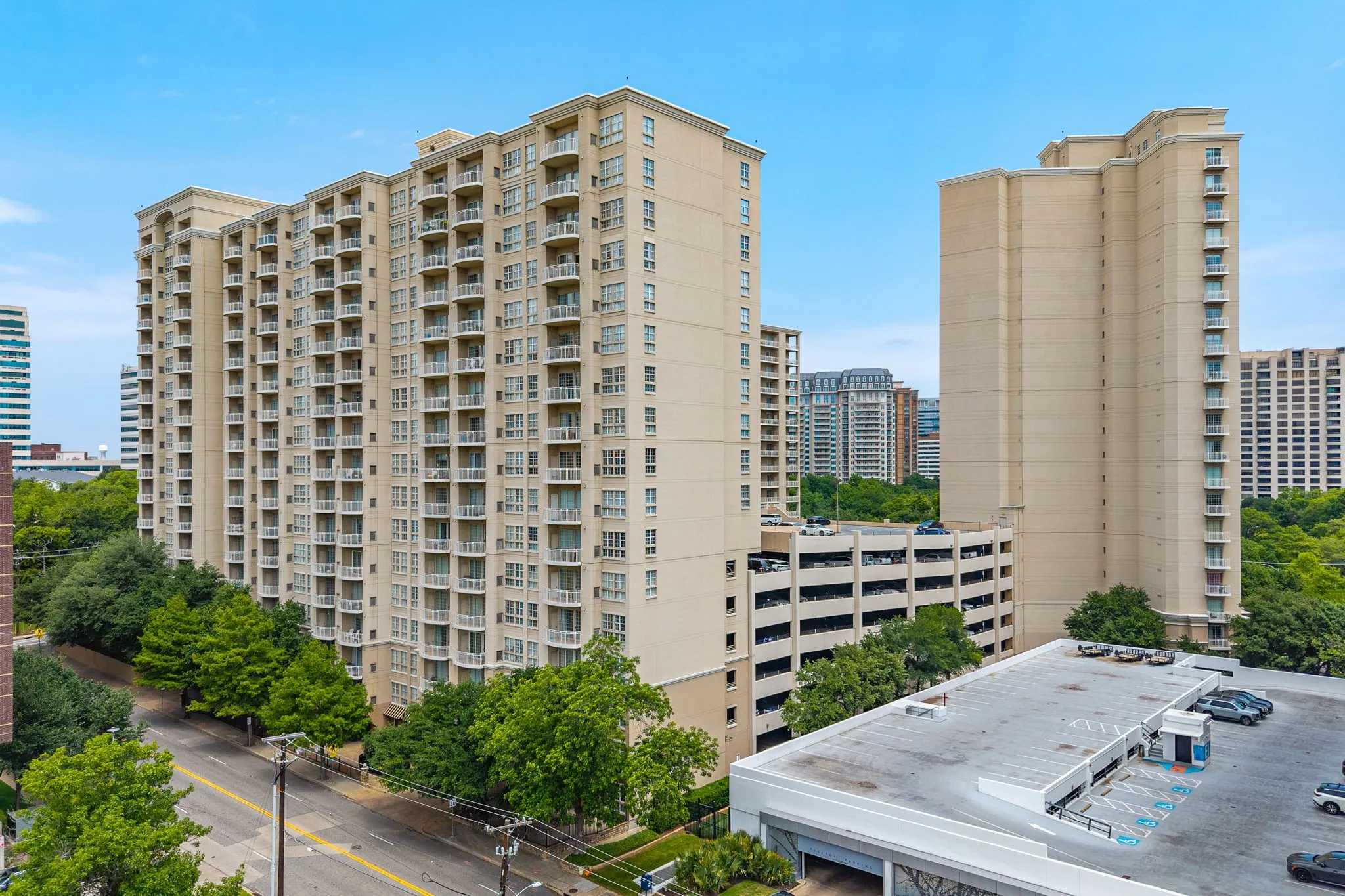 Condominium For Sale in Dallas County , 3225 Turtle Creek Boulevard 828, Dallas, Texas 75219, 1 Bedroom, 1 Bathroom, 1 Garage spaces, 832 Sqft, built in 1998, mls#21262936, Real Estate Agent in Dallas, Homes For Sale in Dallas county, Homes For Sale in Dallas, Realtor in Dallas Texas, Real Estate Brokerage Independent Realty Texas, Luminita Cordes Realtor