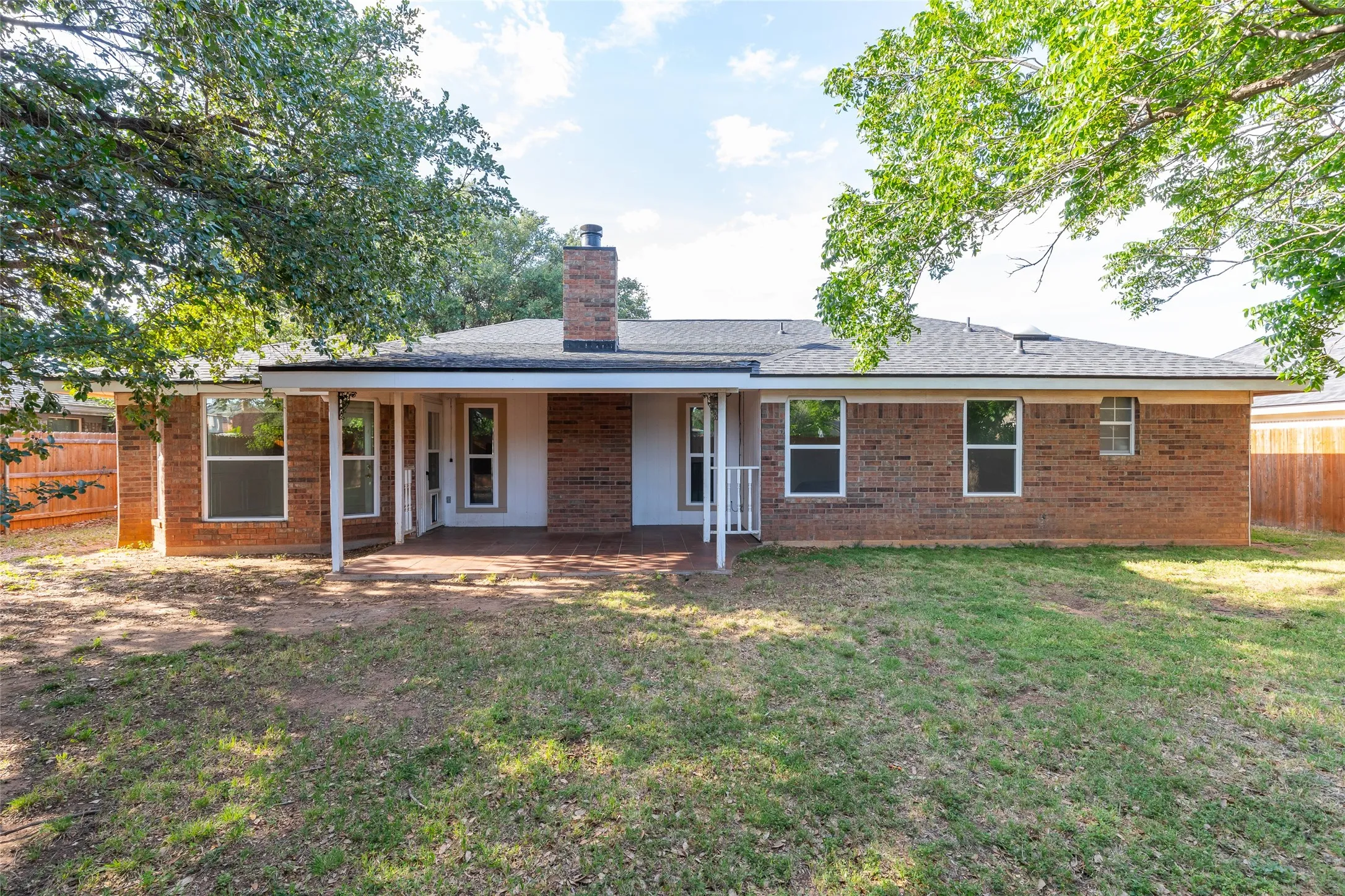 Single Family Residence For Sale in Taylor County , 5217 Western Plains Avenue, Abilene, Texas 79606, 4 Bedroom, 2 Bathroom, 2 Garage spaces, 1,883 Sqft, built in 1992, mls#21260914, Real Estate Agent in Abilene, Homes For Sale in Taylor county, Homes For Sale in Abilene, Realtor in Abilene Texas, Real Estate Brokerage Independent Realty Texas, Luminita Cordes Realtor