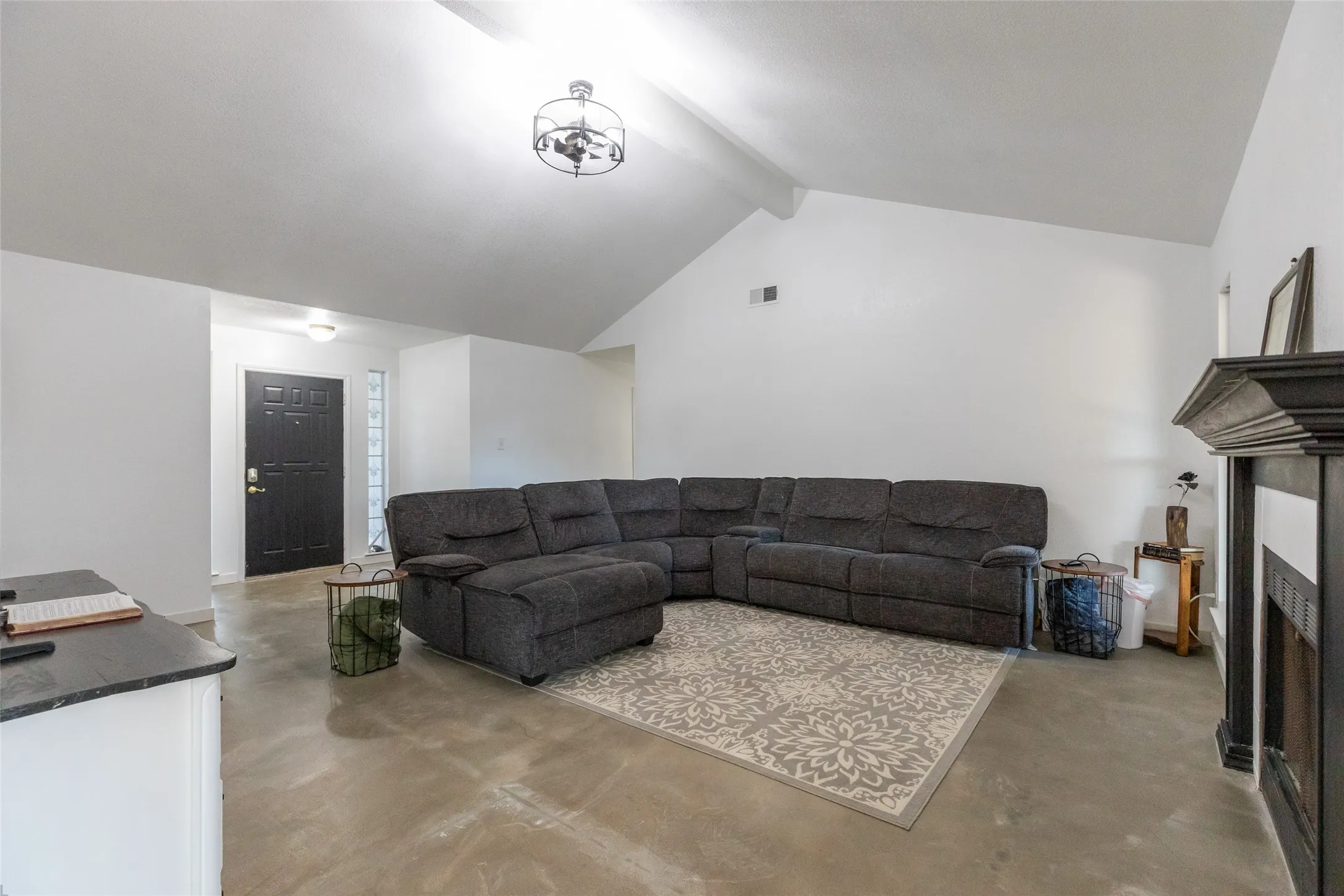 Single Family Residence For Sale in Taylor County , 5217 Western Plains Avenue, Abilene, Texas 79606, 4 Bedroom, 2 Bathroom, 2 Garage spaces, 1,883 Sqft, built in 1992, mls#21260914, Real Estate Agent in Abilene, Homes For Sale in Taylor county, Homes For Sale in Abilene, Realtor in Abilene Texas, Real Estate Brokerage Independent Realty Texas, Luminita Cordes Realtor