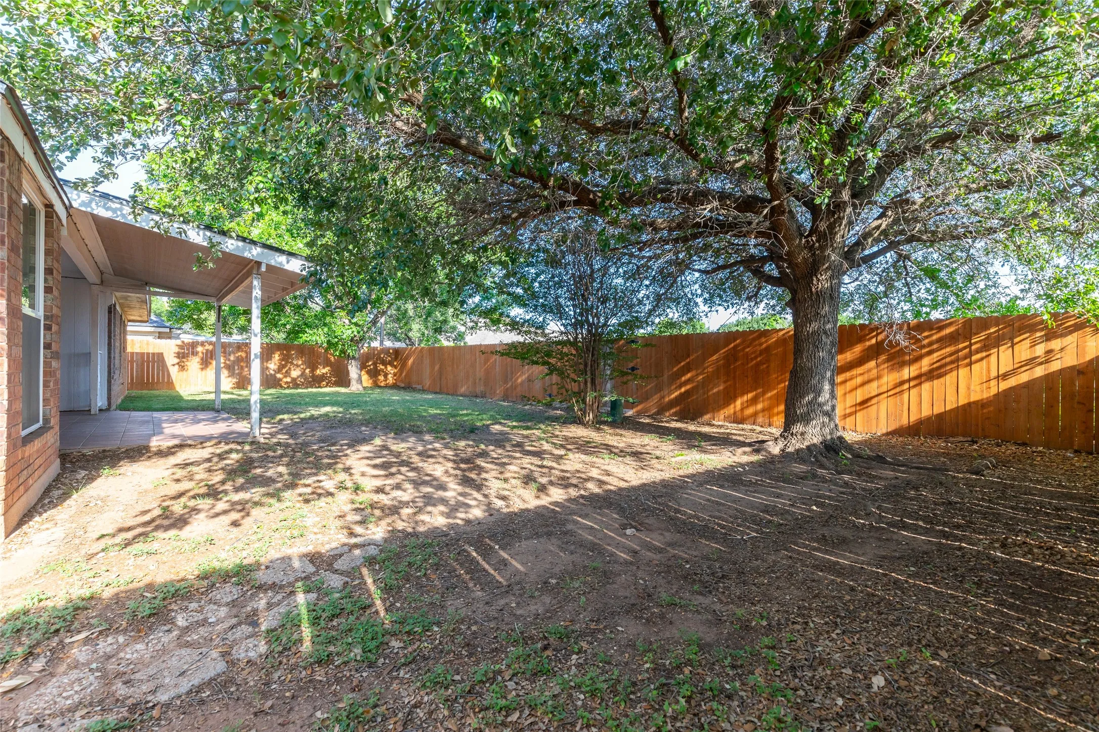 Single Family Residence For Sale in Taylor County , 5217 Western Plains Avenue, Abilene, Texas 79606, 4 Bedroom, 2 Bathroom, 2 Garage spaces, 1,883 Sqft, built in 1992, mls#21260914, Real Estate Agent in Abilene, Homes For Sale in Taylor county, Homes For Sale in Abilene, Realtor in Abilene Texas, Real Estate Brokerage Independent Realty Texas, Luminita Cordes Realtor
