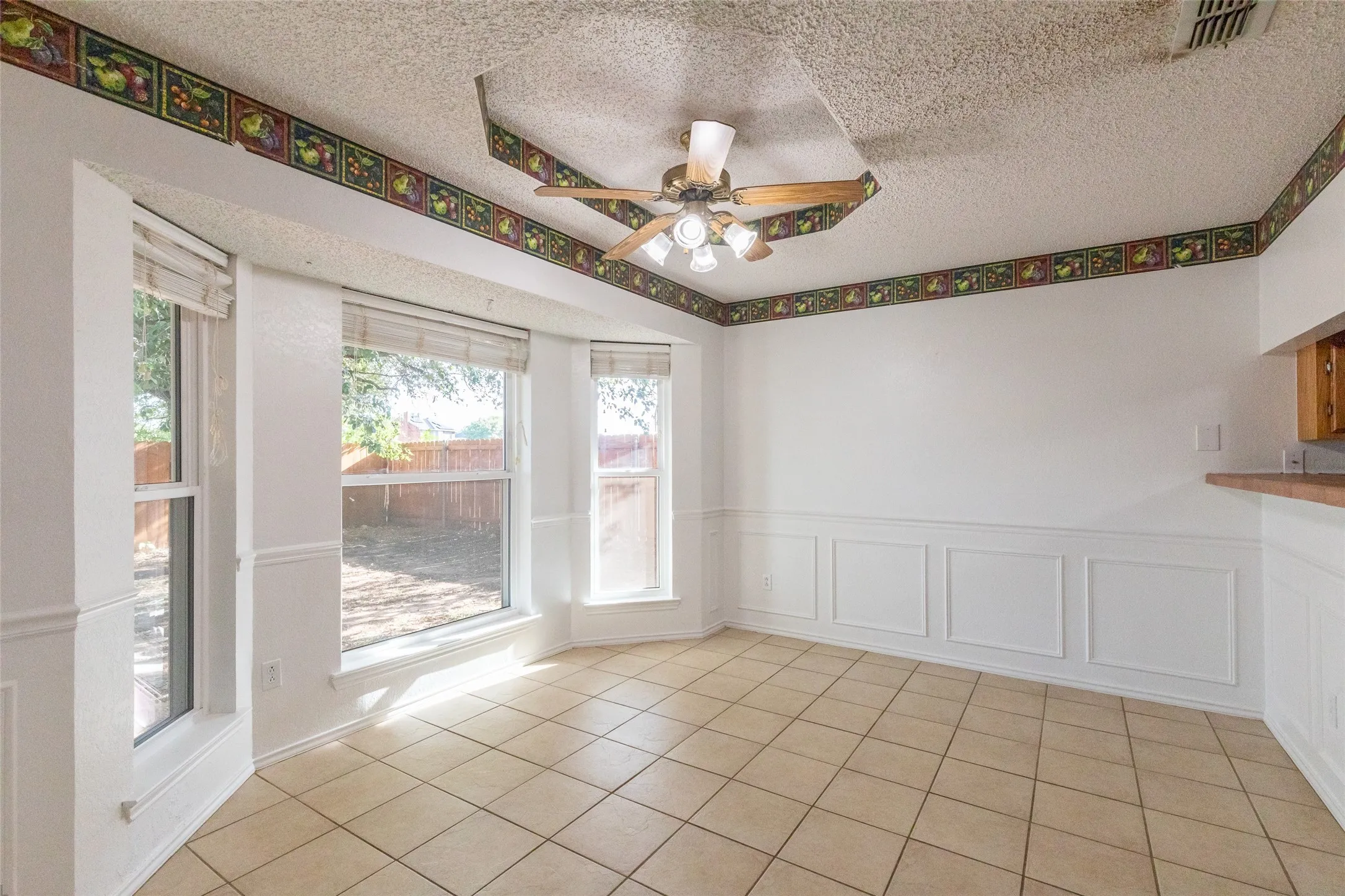 Single Family Residence For Sale in Taylor County , 5217 Western Plains Avenue, Abilene, Texas 79606, 4 Bedroom, 2 Bathroom, 2 Garage spaces, 1,883 Sqft, built in 1992, mls#21260914, Real Estate Agent in Abilene, Homes For Sale in Taylor county, Homes For Sale in Abilene, Realtor in Abilene Texas, Real Estate Brokerage Independent Realty Texas, Luminita Cordes Realtor