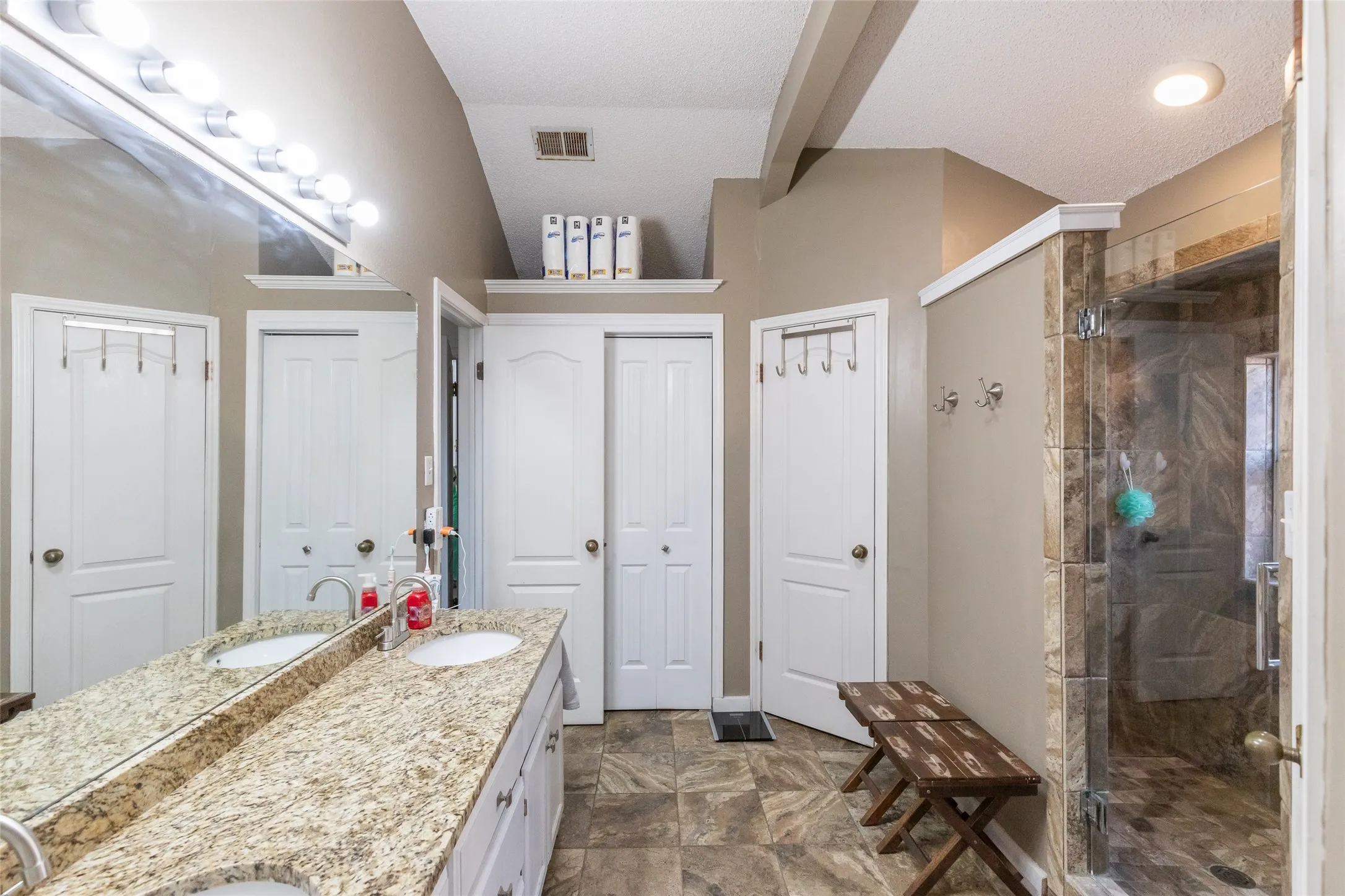 Single Family Residence For Sale in Taylor County , 5217 Western Plains Avenue, Abilene, Texas 79606, 4 Bedroom, 2 Bathroom, 2 Garage spaces, 1,883 Sqft, built in 1992, mls#21260914, Real Estate Agent in Abilene, Homes For Sale in Taylor county, Homes For Sale in Abilene, Realtor in Abilene Texas, Real Estate Brokerage Independent Realty Texas, Luminita Cordes Realtor