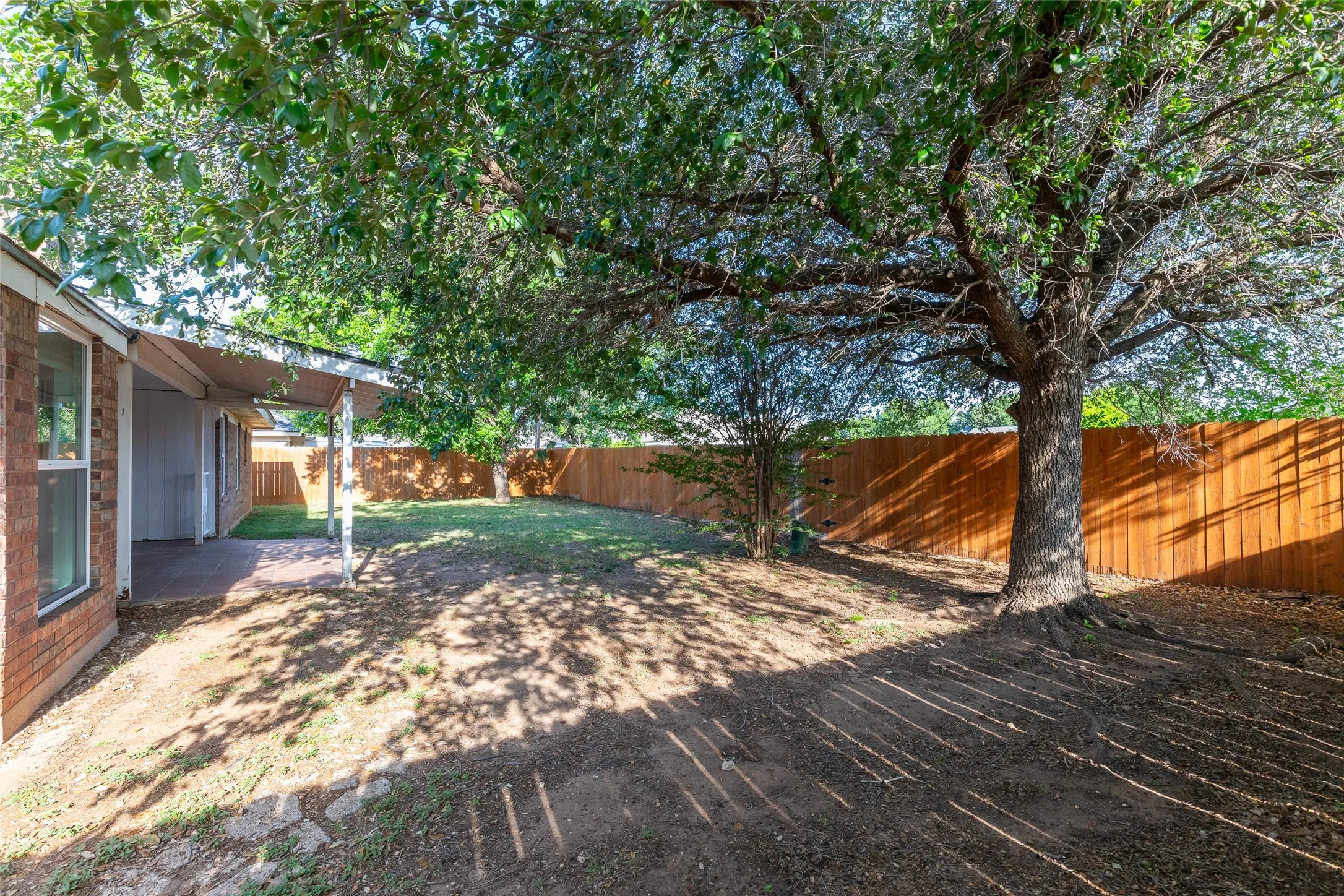 Single Family Residence For Sale in Taylor County , 5217 Western Plains Avenue, Abilene, Texas 79606, 4 Bedroom, 2 Bathroom, 2 Garage spaces, 1,883 Sqft, built in 1992, mls#21260914, Real Estate Agent in Abilene, Homes For Sale in Taylor county, Homes For Sale in Abilene, Realtor in Abilene Texas, Real Estate Brokerage Independent Realty Texas, Luminita Cordes Realtor