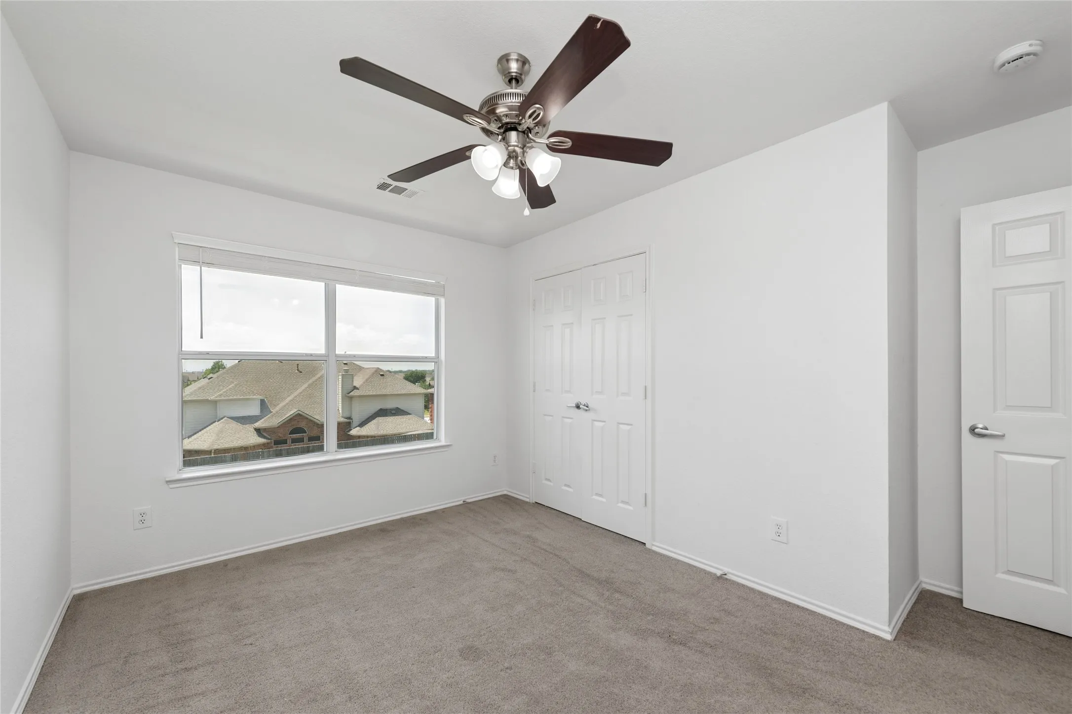 Single Family Residence For Sale in Kaufman County , 617 Marlee Drive, Forney, Texas 75126, 4 Bedroom, 3 Bathroom, 2 Garage spaces, 2,652 Sqft, built in 2006, mls#21181215, Real Estate Agent in Forney, Homes For Sale in Kaufman county, Homes For Sale in Forney, Realtor in Forney Texas, Real Estate Brokerage Independent Realty Texas, Luminita Cordes Realtor