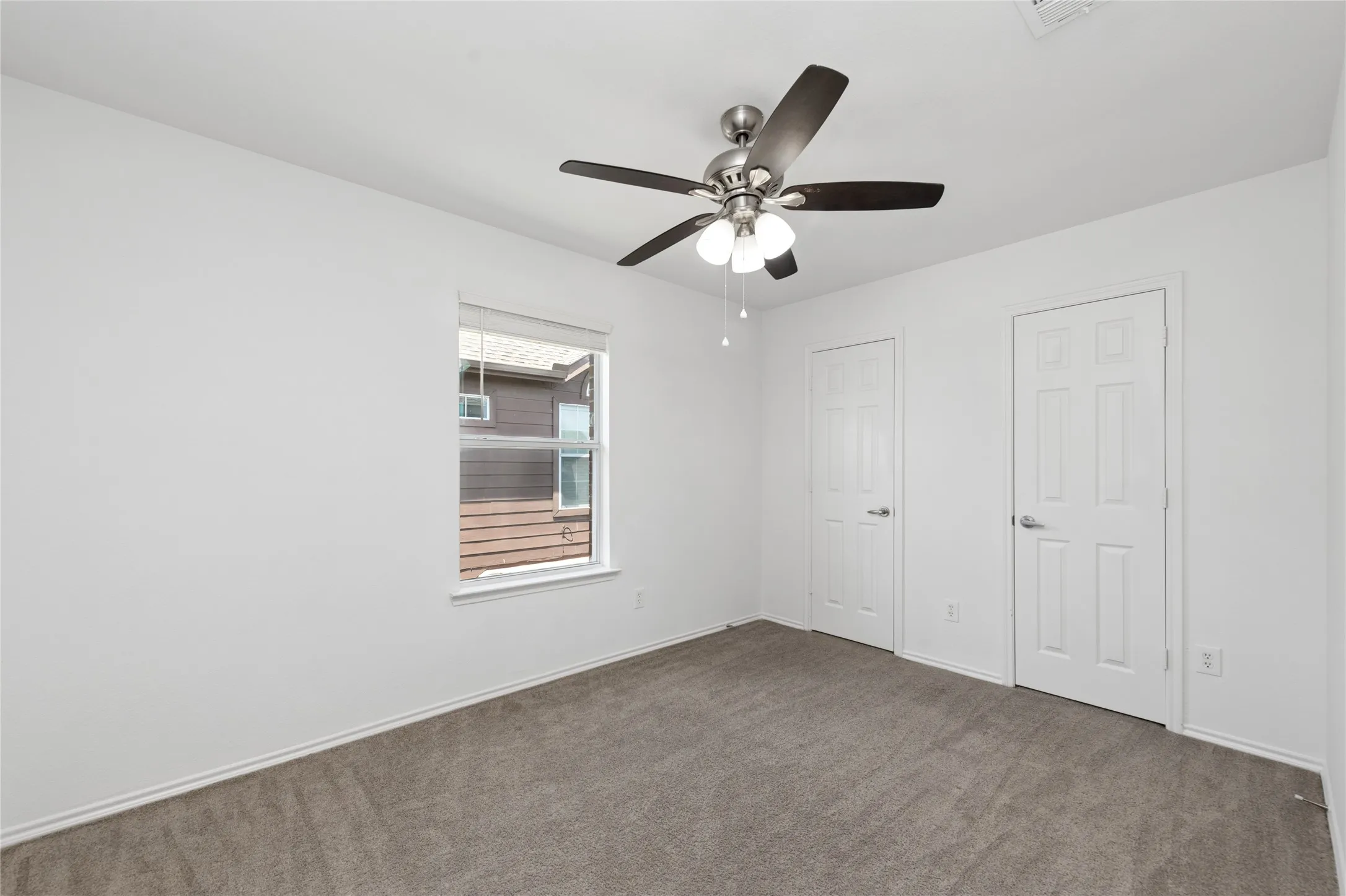 Single Family Residence For Sale in Kaufman County , 617 Marlee Drive, Forney, Texas 75126, 4 Bedroom, 3 Bathroom, 2 Garage spaces, 2,652 Sqft, built in 2006, mls#21181215, Real Estate Agent in Forney, Homes For Sale in Kaufman county, Homes For Sale in Forney, Realtor in Forney Texas, Real Estate Brokerage Independent Realty Texas, Luminita Cordes Realtor