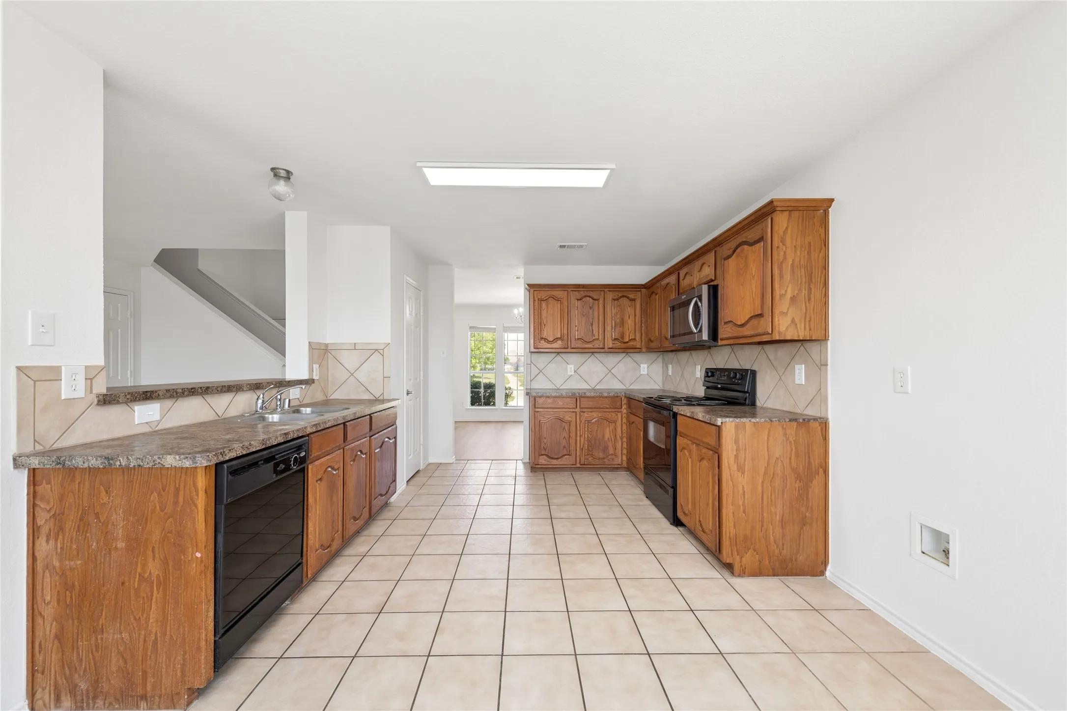 Single Family Residence For Sale in Kaufman County , 617 Marlee Drive, Forney, Texas 75126, 4 Bedroom, 3 Bathroom, 2 Garage spaces, 2,652 Sqft, built in 2006, mls#21181215, Real Estate Agent in Forney, Homes For Sale in Kaufman county, Homes For Sale in Forney, Realtor in Forney Texas, Real Estate Brokerage Independent Realty Texas, Luminita Cordes Realtor
