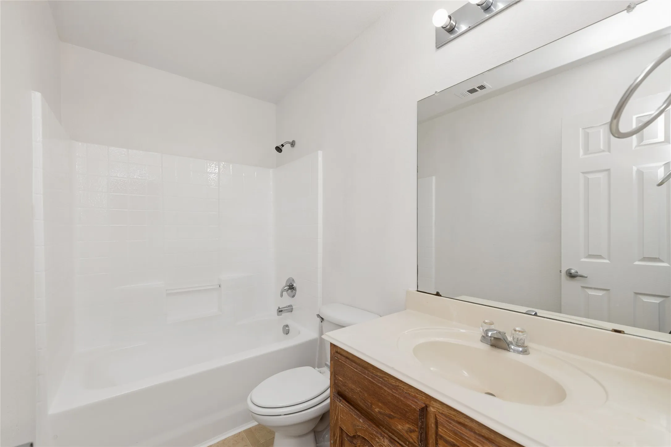Single Family Residence For Sale in Kaufman County , 617 Marlee Drive, Forney, Texas 75126, 4 Bedroom, 3 Bathroom, 2 Garage spaces, 2,652 Sqft, built in 2006, mls#21181215, Real Estate Agent in Forney, Homes For Sale in Kaufman county, Homes For Sale in Forney, Realtor in Forney Texas, Real Estate Brokerage Independent Realty Texas, Luminita Cordes Realtor