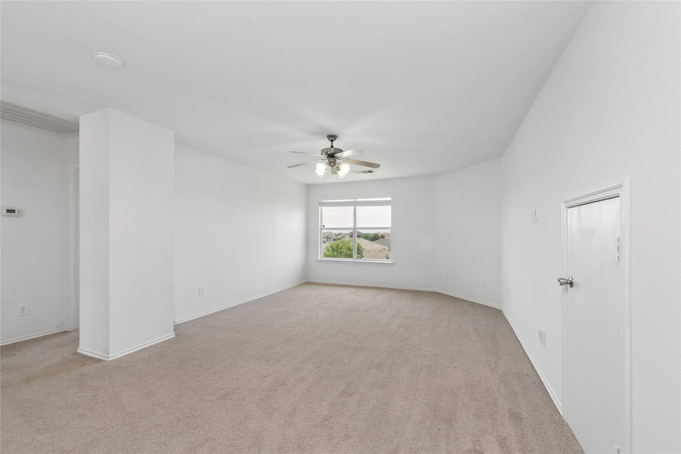 Single Family Residence For Sale in Kaufman County , 617 Marlee Drive, Forney, Texas 75126, 4 Bedroom, 3 Bathroom, 2 Garage spaces, 2,652 Sqft, built in 2006, mls#21181215, Real Estate Agent in Forney, Homes For Sale in Kaufman county, Homes For Sale in Forney, Realtor in Forney Texas, Real Estate Brokerage Independent Realty Texas, Luminita Cordes Realtor