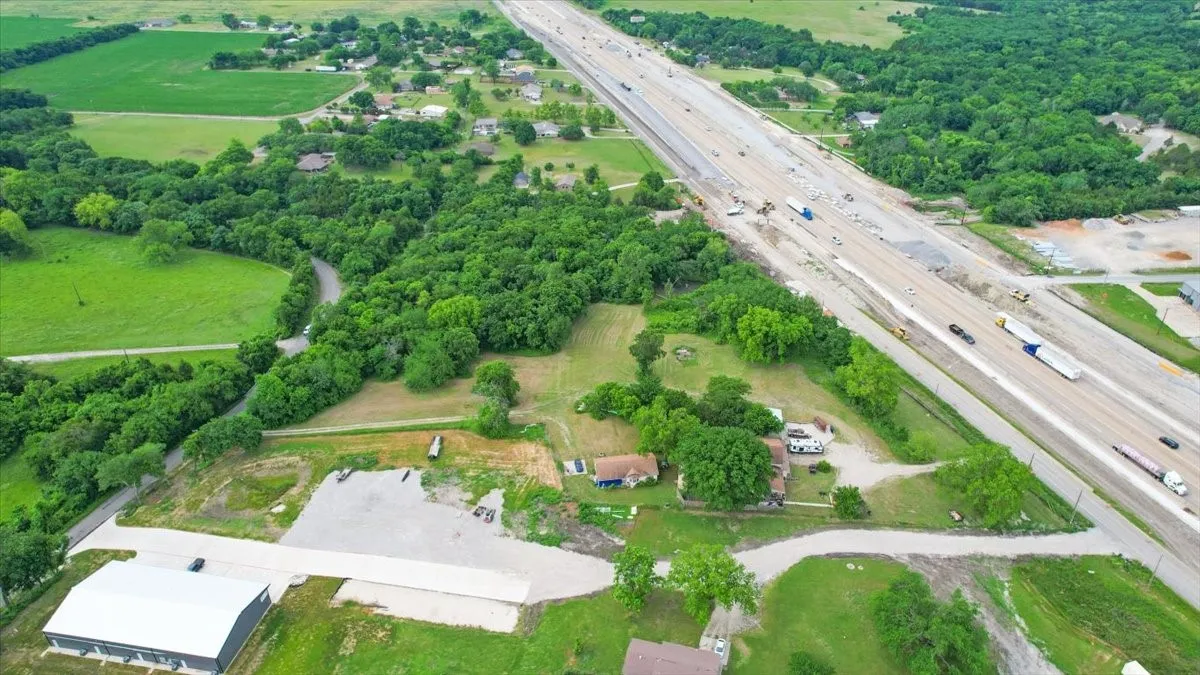 Unimproved Land For Sale in Grayson County , 14564 US Highway 75, Van Alstyne, Texas 75495, 0, 0, Garage spaces, 0 Sqft, built in 1969, Price $3,500,000, mls#21265723, Real Estate Agent in Van Alstyne, Homes For Sale in Grayson county, Homes For Sale in Van Alstyne, Realtor in Van Alstyne Texas, Real Estate Brokerage Independent Realty Texas, Luminita Cordes Realtor
