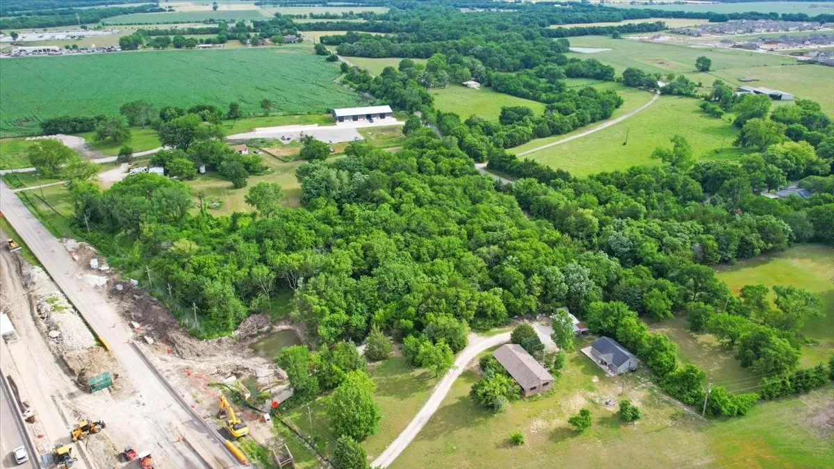 Unimproved Land For Sale in Grayson County , 14564 US Highway 75, Van Alstyne, Texas 75495, 0, 0, Garage spaces, 0 Sqft, built in 1969, Price $3,500,000, mls#21265723, Real Estate Agent in Van Alstyne, Homes For Sale in Grayson county, Homes For Sale in Van Alstyne, Realtor in Van Alstyne Texas, Real Estate Brokerage Independent Realty Texas, Luminita Cordes Realtor