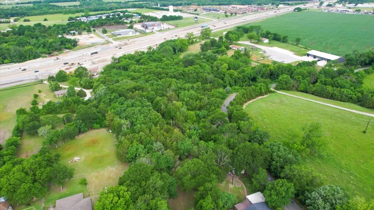 Unimproved Land For Sale in Grayson County , 14564 US Highway 75, Van Alstyne, Texas 75495, 0, 0, Garage spaces, 0 Sqft, built in 1969, Price $3,500,000, mls#21265723, Real Estate Agent in Van Alstyne, Homes For Sale in Grayson county, Homes For Sale in Van Alstyne, Realtor in Van Alstyne Texas, Real Estate Brokerage Independent Realty Texas, Luminita Cordes Realtor