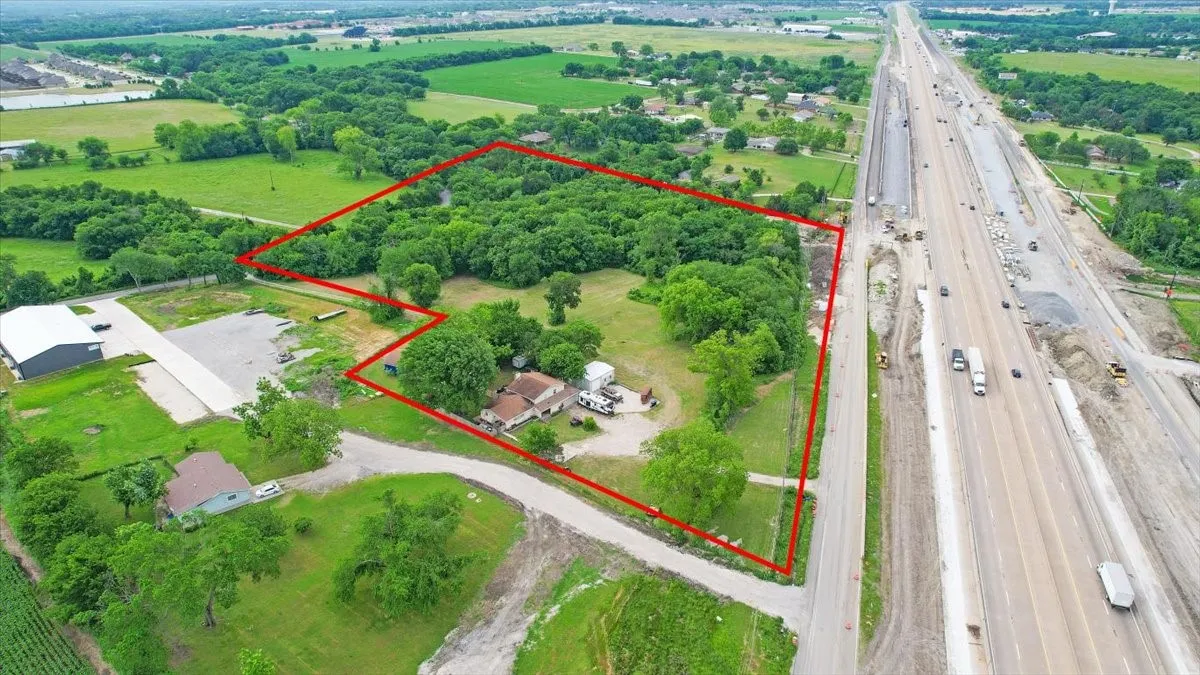 Unimproved Land For Sale in Grayson County , 14564 US Highway 75, Van Alstyne, Texas 75495, 0, 0, Garage spaces, 0 Sqft, built in 1969, Price $3,500,000, mls#21265723, Real Estate Agent in Van Alstyne, Homes For Sale in Grayson county, Homes For Sale in Van Alstyne, Realtor in Van Alstyne Texas, Real Estate Brokerage Independent Realty Texas, Luminita Cordes Realtor