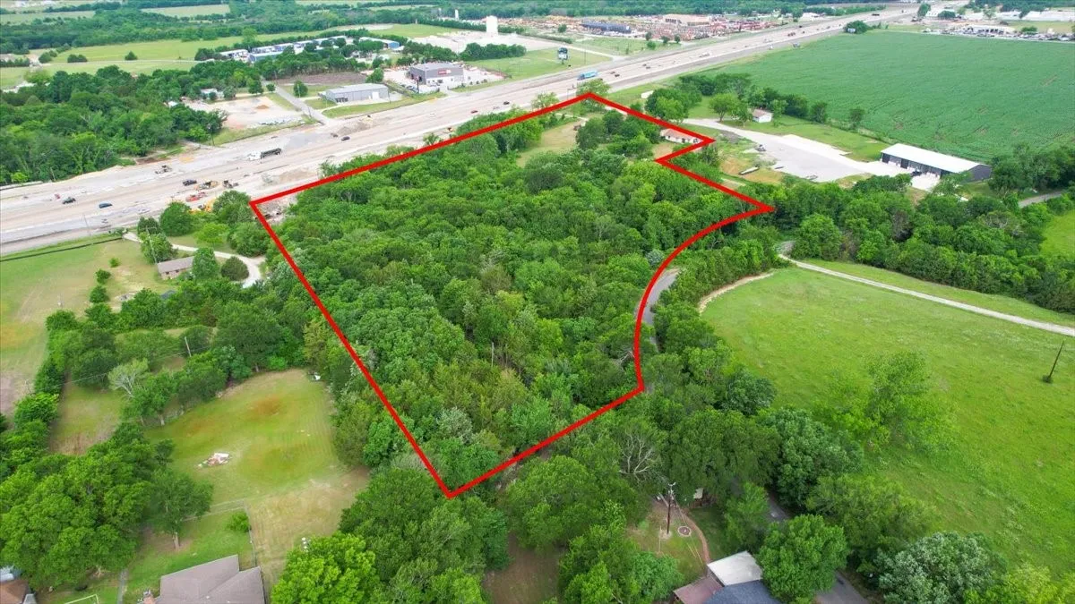 Unimproved Land For Sale in Grayson County , 14564 US Highway 75, Van Alstyne, Texas 75495, 0, 0, Garage spaces, 0 Sqft, built in 1969, Price $3,500,000, mls#21265723, Real Estate Agent in Van Alstyne, Homes For Sale in Grayson county, Homes For Sale in Van Alstyne, Realtor in Van Alstyne Texas, Real Estate Brokerage Independent Realty Texas, Luminita Cordes Realtor