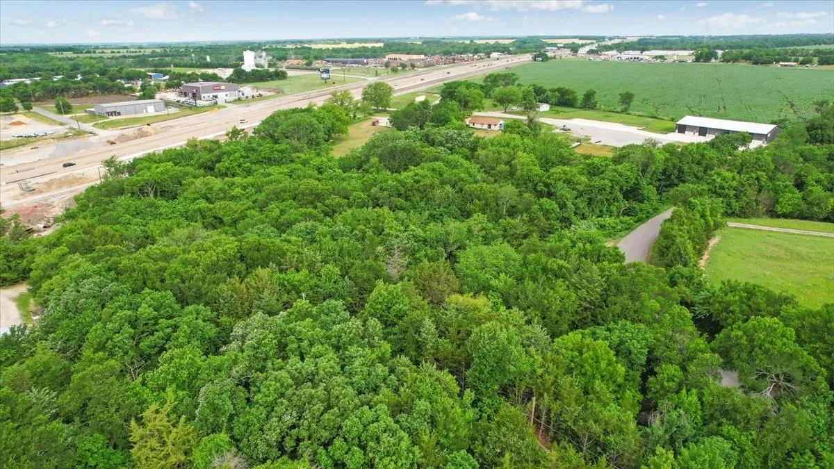 Unimproved Land For Sale in Grayson County , 14564 US Highway 75, Van Alstyne, Texas 75495, 0, 0, Garage spaces, 0 Sqft, built in 1969, Price $3,500,000, mls#21265723, Real Estate Agent in Van Alstyne, Homes For Sale in Grayson county, Homes For Sale in Van Alstyne, Realtor in Van Alstyne Texas, Real Estate Brokerage Independent Realty Texas, Luminita Cordes Realtor