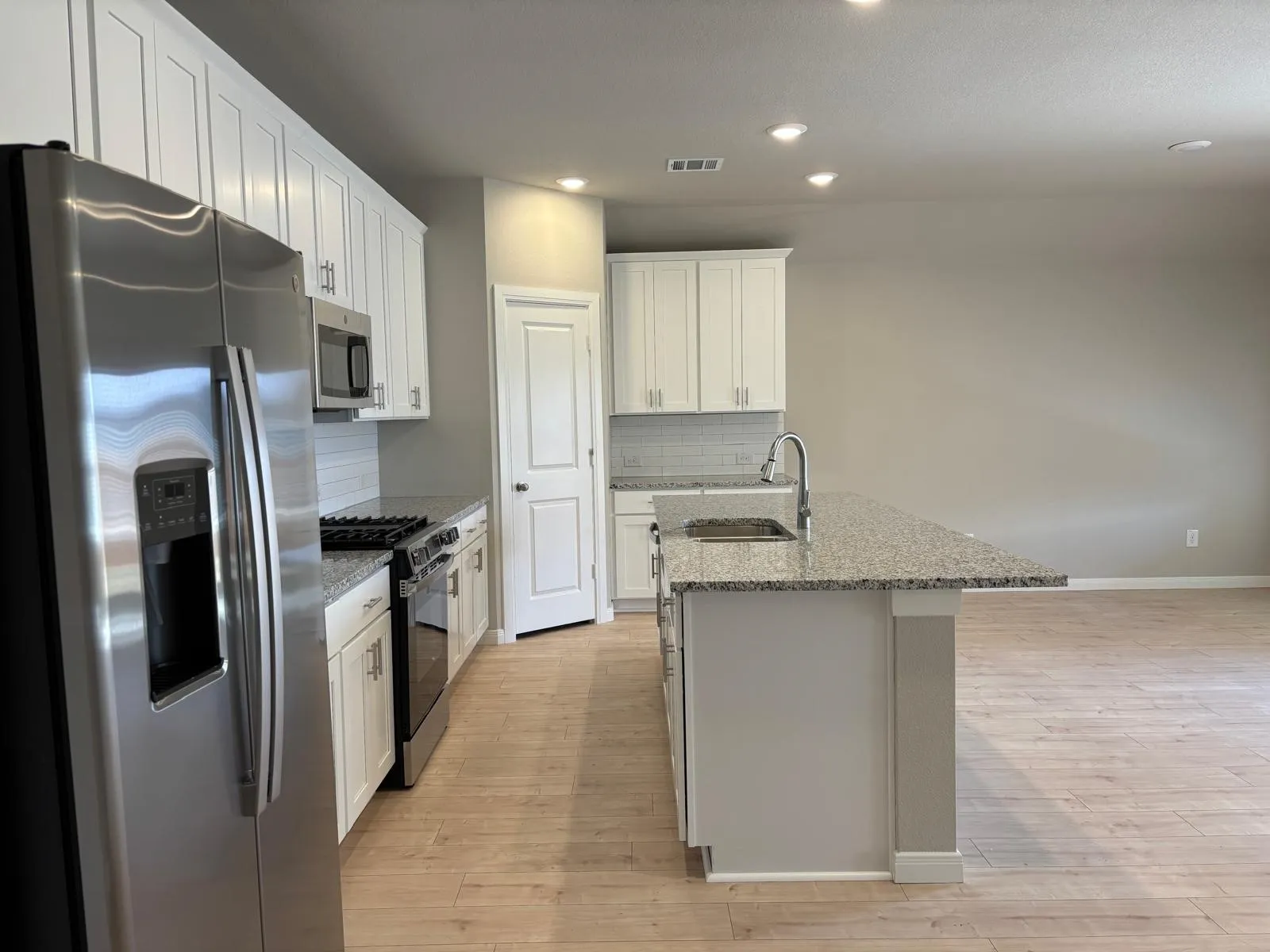 Single Family Residence For Rent in Denton County , 1444 Indian Mallow Lane, Justin, Texas 76247, 4 Bedroom, 3 Bathroom, 2 Garage spaces, 2,066 Sqft, built in 2025, mls#21266422, Real Estate Agent in Justin, Homes For Rent in Denton county, Homes For Rent in Justin, Realtor in Justin Texas, Real Estate Brokerage Independent Realty Texas, Luminita Cordes Realtor