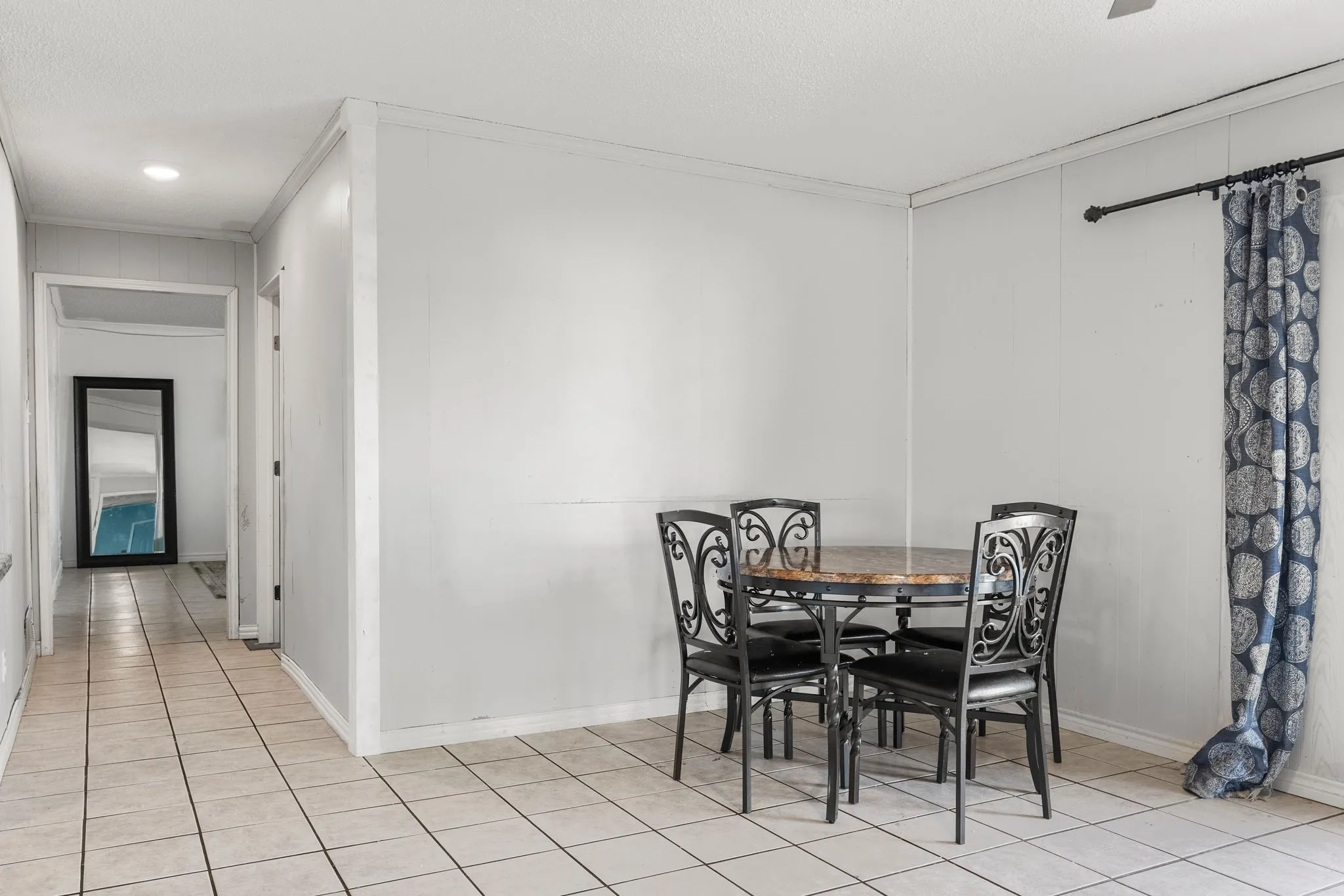 Single Family Residence For Sale in Hunt County , 11800 Hallmark Street, Greenville, Texas 75402, 4 Bedroom, 2 Bathroom, Garage spaces, 2,319 Sqft, built in 1980, mls#21262957, Real Estate Agent in Greenville, Homes For Sale in Hunt county, Homes For Sale in Greenville, Realtor in Greenville Texas, Real Estate Brokerage Independent Realty Texas, Luminita Cordes Realtor