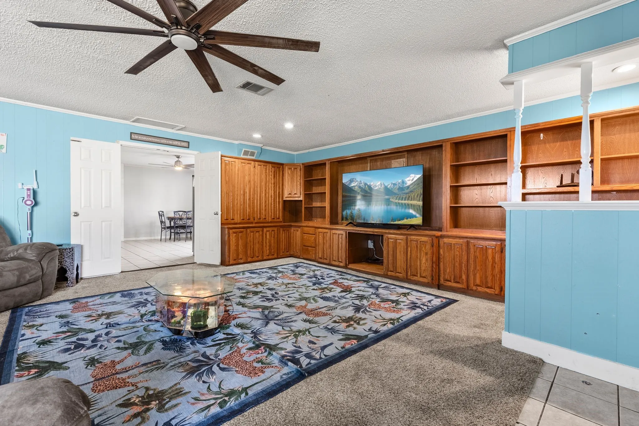 Single Family Residence For Sale in Hunt County , 11800 Hallmark Street, Greenville, Texas 75402, 4 Bedroom, 2 Bathroom, Garage spaces, 2,319 Sqft, built in 1980, mls#21262957, Real Estate Agent in Greenville, Homes For Sale in Hunt county, Homes For Sale in Greenville, Realtor in Greenville Texas, Real Estate Brokerage Independent Realty Texas, Luminita Cordes Realtor