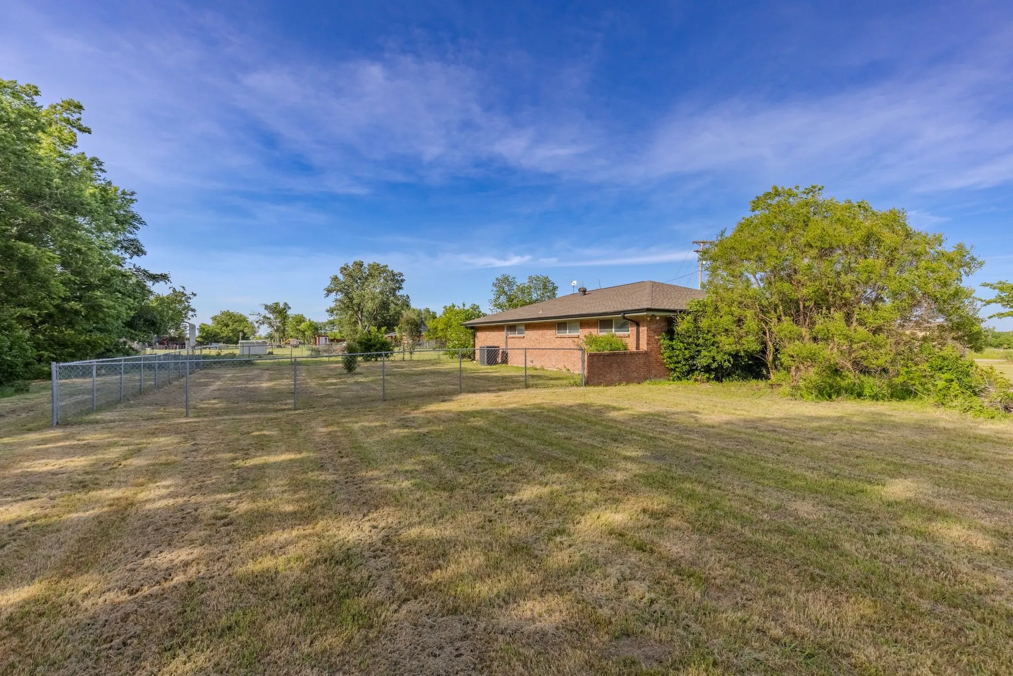 Single Family Residence For Sale in Hunt County , 11800 Hallmark Street, Greenville, Texas 75402, 4 Bedroom, 2 Bathroom, Garage spaces, 2,319 Sqft, built in 1980, mls#21262957, Real Estate Agent in Greenville, Homes For Sale in Hunt county, Homes For Sale in Greenville, Realtor in Greenville Texas, Real Estate Brokerage Independent Realty Texas, Luminita Cordes Realtor