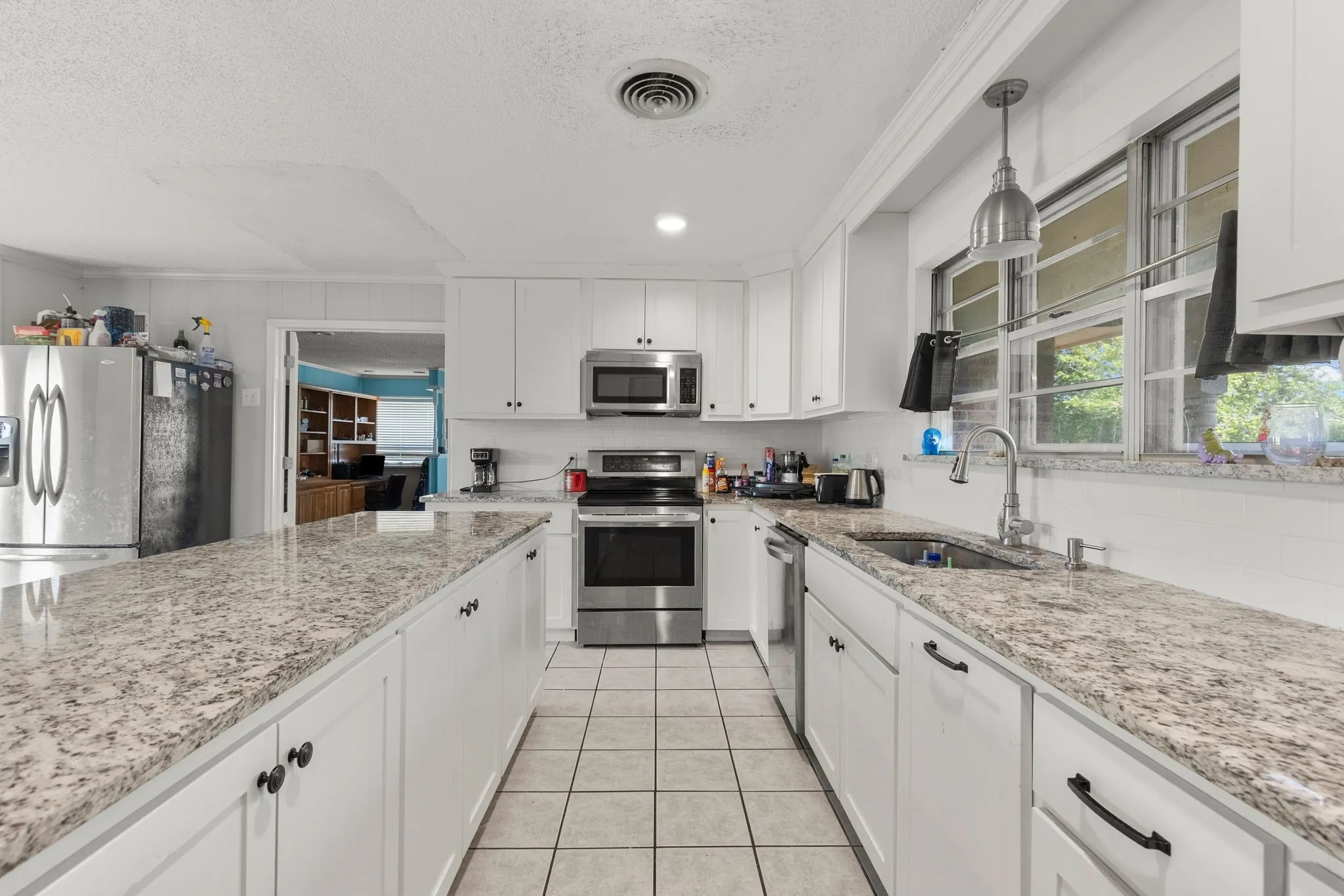 Single Family Residence For Sale in Hunt County , 11800 Hallmark Street, Greenville, Texas 75402, 4 Bedroom, 2 Bathroom, Garage spaces, 2,319 Sqft, built in 1980, mls#21262957, Real Estate Agent in Greenville, Homes For Sale in Hunt county, Homes For Sale in Greenville, Realtor in Greenville Texas, Real Estate Brokerage Independent Realty Texas, Luminita Cordes Realtor