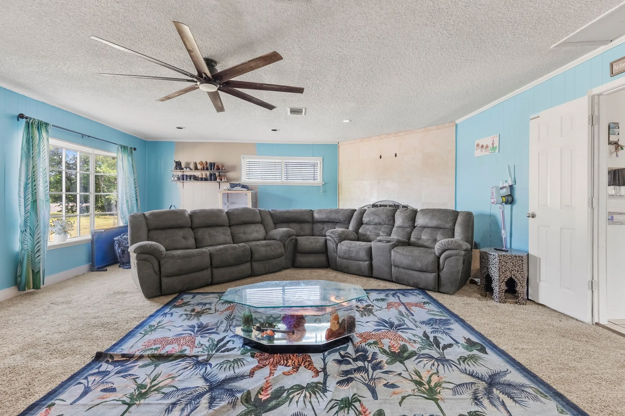 Single Family Residence For Sale in Hunt County , 11800 Hallmark Street, Greenville, Texas 75402, 4 Bedroom, 2 Bathroom, Garage spaces, 2,319 Sqft, built in 1980, mls#21262957, Real Estate Agent in Greenville, Homes For Sale in Hunt county, Homes For Sale in Greenville, Realtor in Greenville Texas, Real Estate Brokerage Independent Realty Texas, Luminita Cordes Realtor
