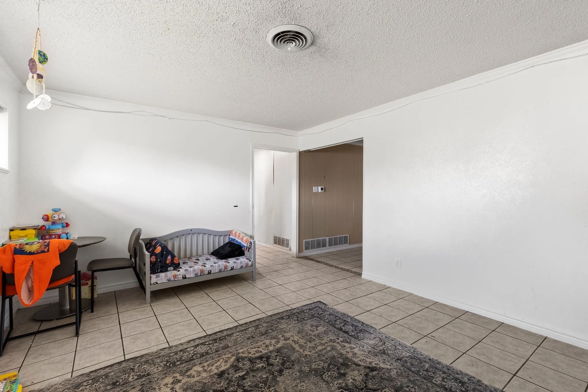 Single Family Residence For Sale in Hunt County , 11800 Hallmark Street, Greenville, Texas 75402, 4 Bedroom, 2 Bathroom, Garage spaces, 2,319 Sqft, built in 1980, mls#21262957, Real Estate Agent in Greenville, Homes For Sale in Hunt county, Homes For Sale in Greenville, Realtor in Greenville Texas, Real Estate Brokerage Independent Realty Texas, Luminita Cordes Realtor