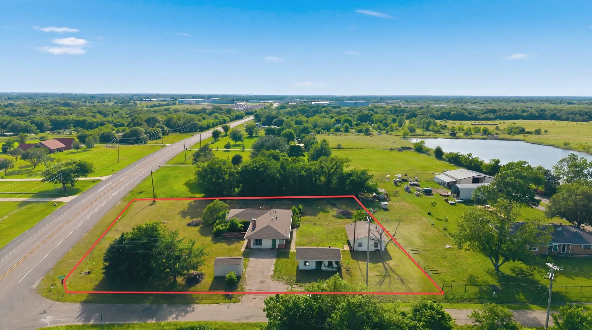 Single Family Residence For Sale in Hunt County , 11800 Hallmark Street, Greenville, Texas 75402, 4 Bedroom, 2 Bathroom, Garage spaces, 2,319 Sqft, built in 1980, mls#21262957, Real Estate Agent in Greenville, Homes For Sale in Hunt county, Homes For Sale in Greenville, Realtor in Greenville Texas, Real Estate Brokerage Independent Realty Texas, Luminita Cordes Realtor
