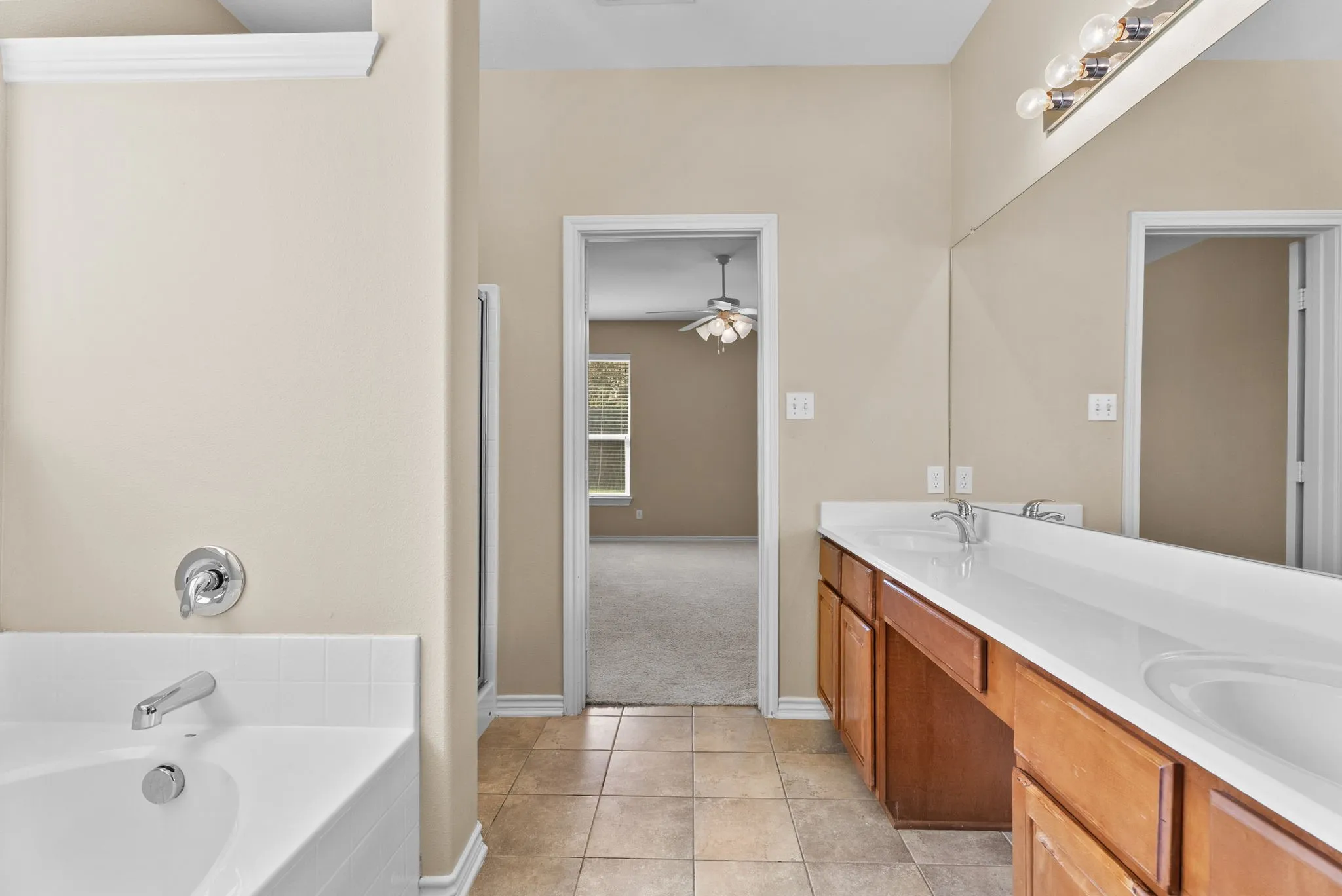 Single Family Residence For Sale in Smith County , 6679 Lacebark Circle, Tyler, Texas 75703, 5 Bedroom, 4 Bathroom, 2 Garage spaces, 2,905 Sqft, built in 2008, mls#21266444, Real Estate Agent in Tyler, Homes For Sale in Smith county, Homes For Sale in Tyler, Realtor in Tyler Texas, Real Estate Brokerage Independent Realty Texas, Luminita Cordes Realtor
