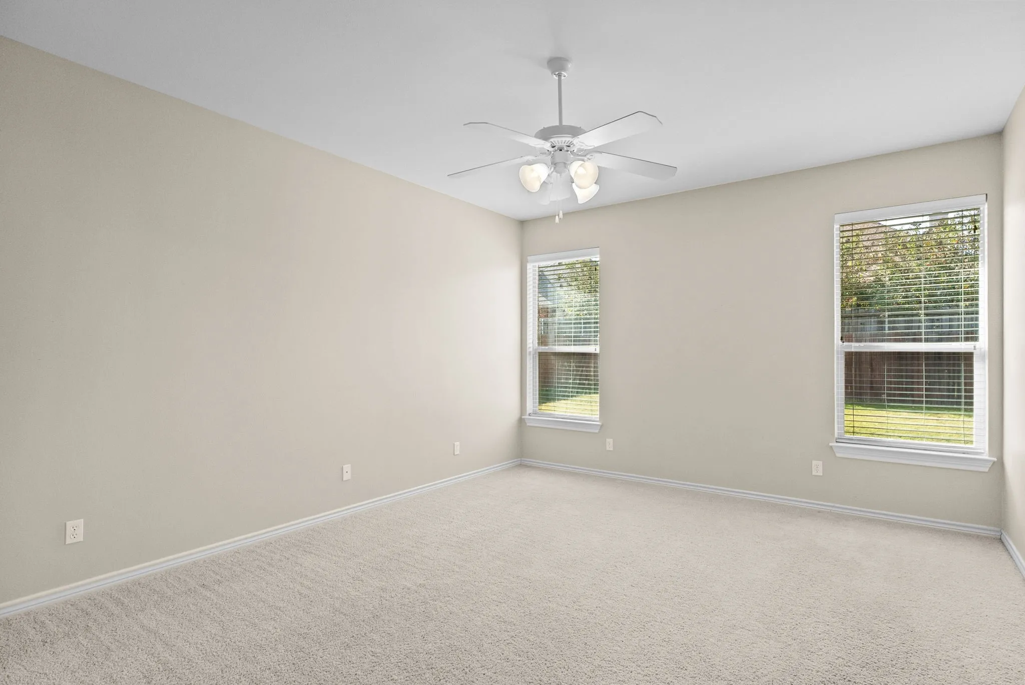 Single Family Residence For Sale in Smith County , 6679 Lacebark Circle, Tyler, Texas 75703, 5 Bedroom, 4 Bathroom, 2 Garage spaces, 2,905 Sqft, built in 2008, mls#21266444, Real Estate Agent in Tyler, Homes For Sale in Smith county, Homes For Sale in Tyler, Realtor in Tyler Texas, Real Estate Brokerage Independent Realty Texas, Luminita Cordes Realtor