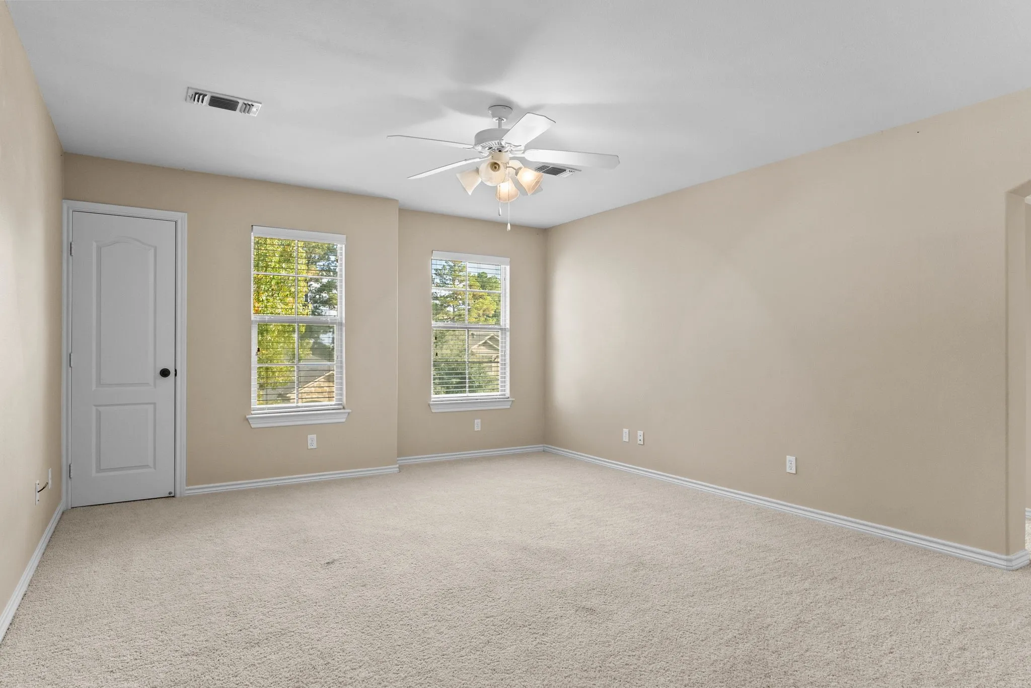 Single Family Residence For Sale in Smith County , 6679 Lacebark Circle, Tyler, Texas 75703, 5 Bedroom, 4 Bathroom, 2 Garage spaces, 2,905 Sqft, built in 2008, mls#21266444, Real Estate Agent in Tyler, Homes For Sale in Smith county, Homes For Sale in Tyler, Realtor in Tyler Texas, Real Estate Brokerage Independent Realty Texas, Luminita Cordes Realtor