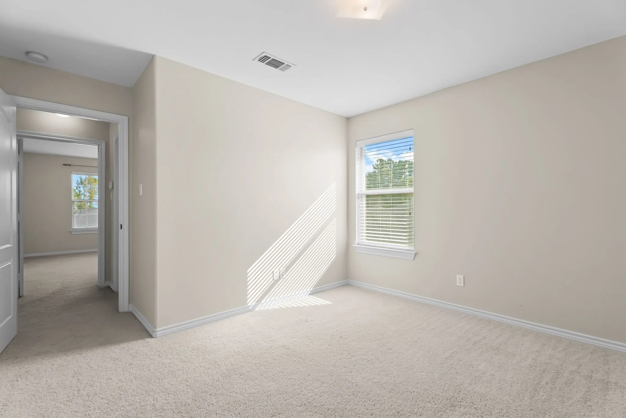 Single Family Residence For Sale in Smith County , 6679 Lacebark Circle, Tyler, Texas 75703, 5 Bedroom, 4 Bathroom, 2 Garage spaces, 2,905 Sqft, built in 2008, mls#21266444, Real Estate Agent in Tyler, Homes For Sale in Smith county, Homes For Sale in Tyler, Realtor in Tyler Texas, Real Estate Brokerage Independent Realty Texas, Luminita Cordes Realtor