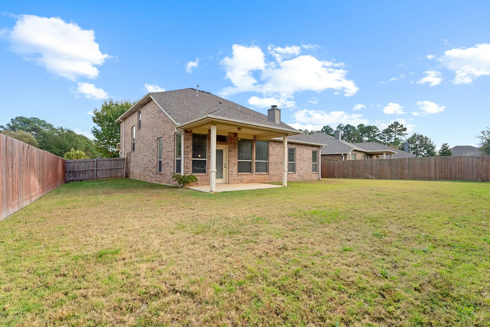 Single Family Residence For Sale in Smith County , 6679 Lacebark Circle, Tyler, Texas 75703, 5 Bedroom, 4 Bathroom, 2 Garage spaces, 2,905 Sqft, built in 2008, mls#21266444, Real Estate Agent in Tyler, Homes For Sale in Smith county, Homes For Sale in Tyler, Realtor in Tyler Texas, Real Estate Brokerage Independent Realty Texas, Luminita Cordes Realtor