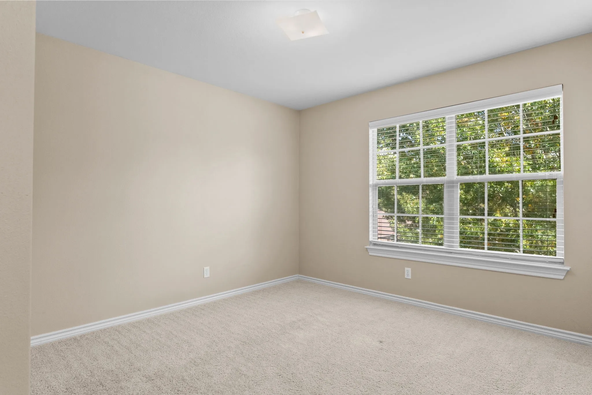 Single Family Residence For Sale in Smith County , 6679 Lacebark Circle, Tyler, Texas 75703, 5 Bedroom, 4 Bathroom, 2 Garage spaces, 2,905 Sqft, built in 2008, mls#21266444, Real Estate Agent in Tyler, Homes For Sale in Smith county, Homes For Sale in Tyler, Realtor in Tyler Texas, Real Estate Brokerage Independent Realty Texas, Luminita Cordes Realtor