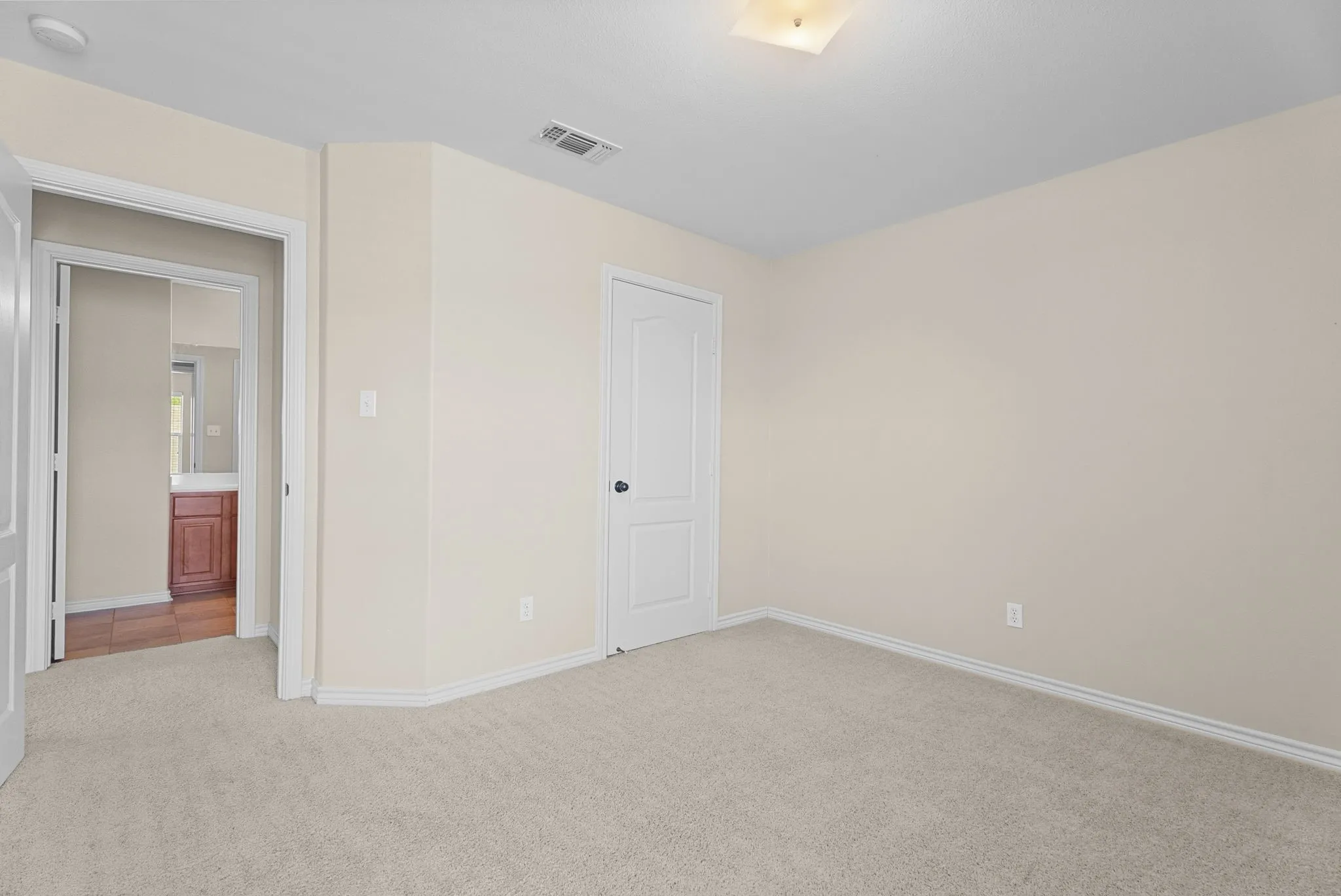 Single Family Residence For Sale in Smith County , 6679 Lacebark Circle, Tyler, Texas 75703, 5 Bedroom, 4 Bathroom, 2 Garage spaces, 2,905 Sqft, built in 2008, mls#21266444, Real Estate Agent in Tyler, Homes For Sale in Smith county, Homes For Sale in Tyler, Realtor in Tyler Texas, Real Estate Brokerage Independent Realty Texas, Luminita Cordes Realtor