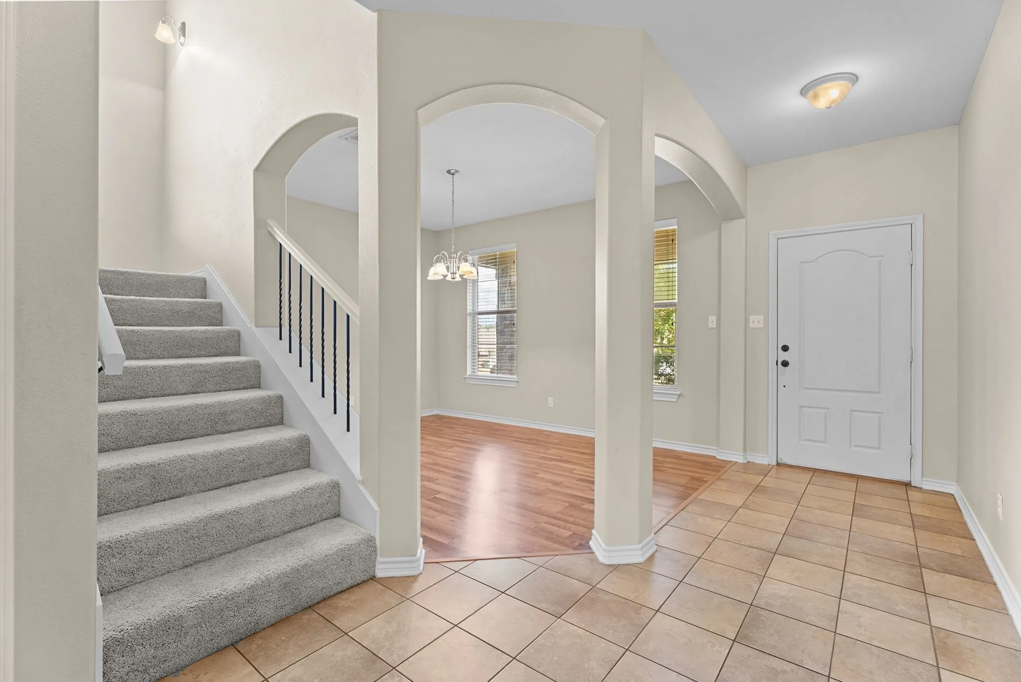 Single Family Residence For Sale in Smith County , 6679 Lacebark Circle, Tyler, Texas 75703, 5 Bedroom, 4 Bathroom, 2 Garage spaces, 2,905 Sqft, built in 2008, mls#21266444, Real Estate Agent in Tyler, Homes For Sale in Smith county, Homes For Sale in Tyler, Realtor in Tyler Texas, Real Estate Brokerage Independent Realty Texas, Luminita Cordes Realtor