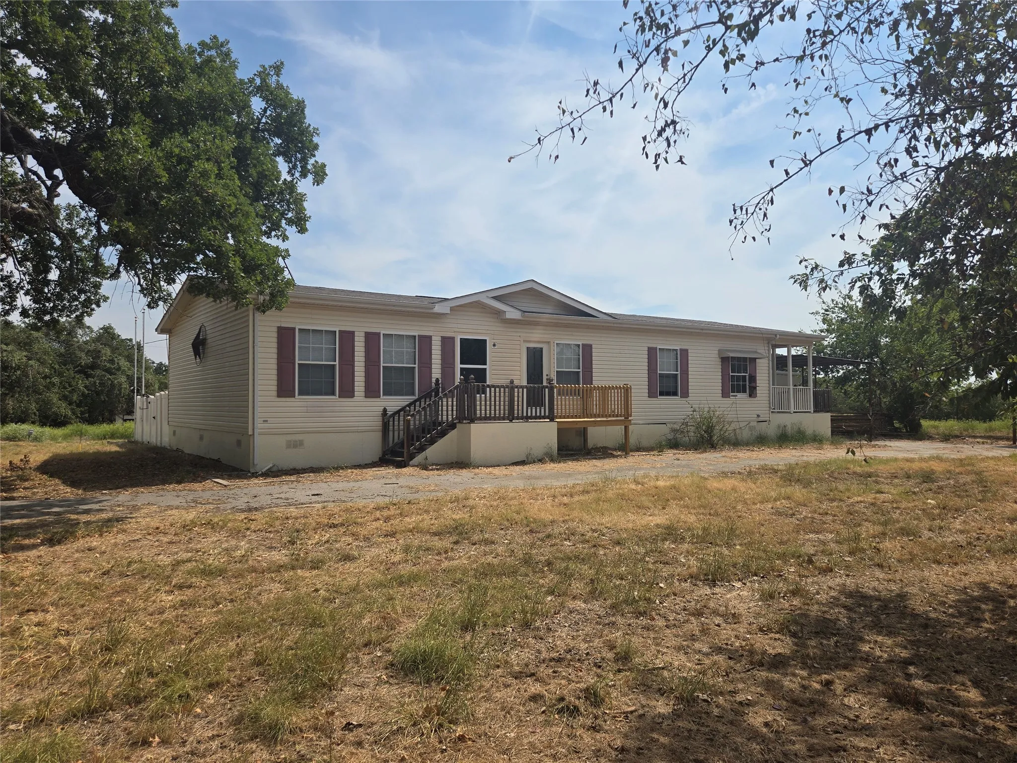 Mobile Home For Sale in Parker County , 1331 Jay Bird Road, Springtown, Texas 76082, 3 Bedroom, 2 Bathroom, Garage spaces, 1,920 Sqft, built in 2012, mls#21263060, Real Estate Agent in Springtown, Homes For Sale in Parker county, Homes For Sale in Springtown, Realtor in Springtown Texas, Real Estate Brokerage Independent Realty Texas, Luminita Cordes Realtor