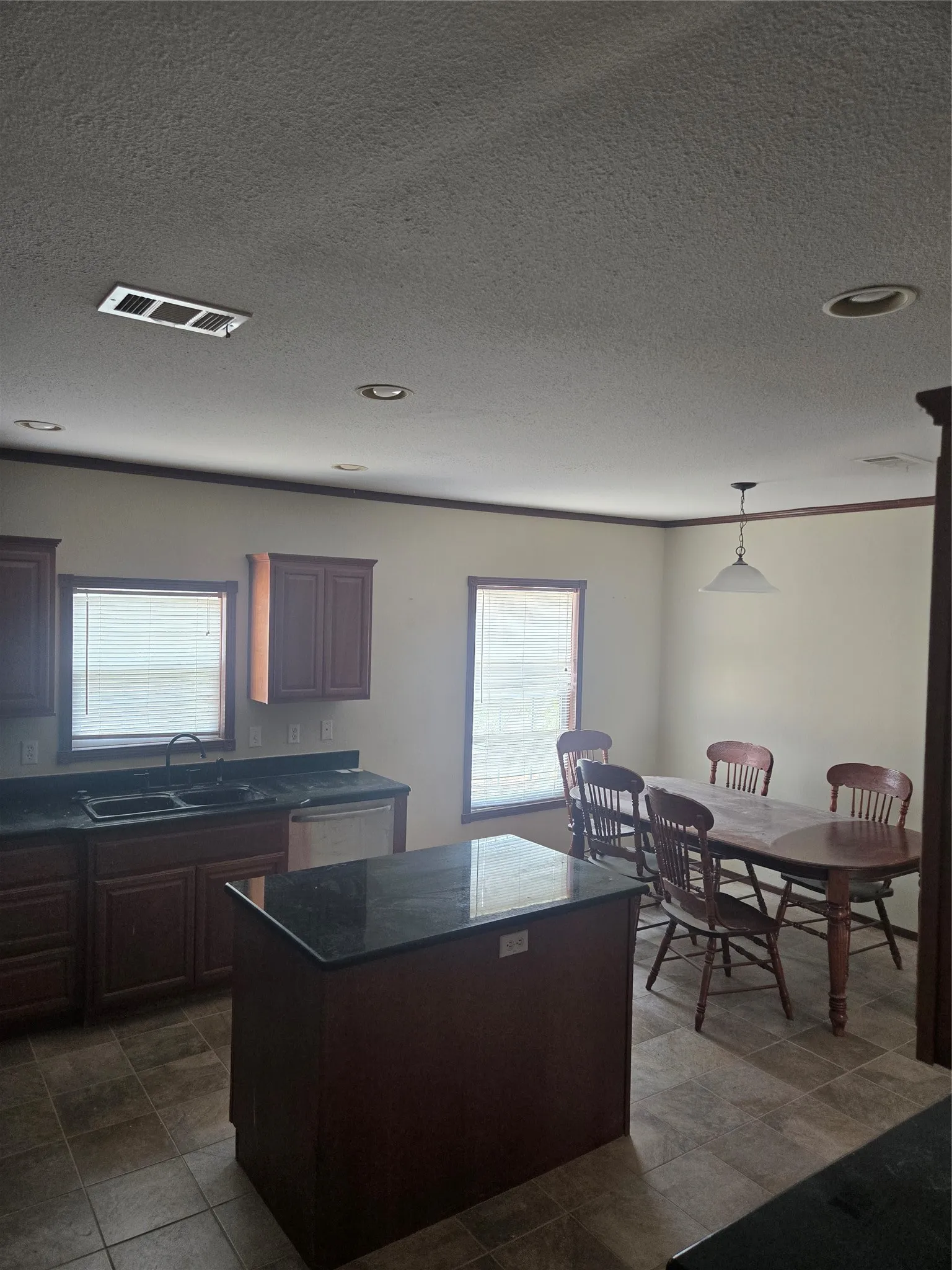 Mobile Home For Sale in Parker County , 1331 Jay Bird Road, Springtown, Texas 76082, 3 Bedroom, 2 Bathroom, Garage spaces, 1,920 Sqft, built in 2012, mls#21263060, Real Estate Agent in Springtown, Homes For Sale in Parker county, Homes For Sale in Springtown, Realtor in Springtown Texas, Real Estate Brokerage Independent Realty Texas, Luminita Cordes Realtor